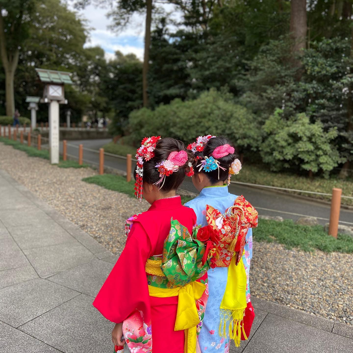 先日七五三で櫻木神社へ他にも七五三さんのお子さんがいてやっぱりお着物素敵でした！vivace南口でもお手伝いできますのでご予約お待ちしてます#N. #Nドット #エヌドット #ナプラ #イルミナカラー #ミルボン #アディクシー #スロウカラー #美容師の休日 #美容師の卵 #美容師求人 #美容師募集 #スタッフ募集 #スタイリスト募集 #アシスタント募集 #ネイリスト募集 #美容好き #リクルート #日曜定休 #エルジューダ #アイラッシュ #埼玉美容師 #似合わせ #ヘアビューロン #ヘアビューザー