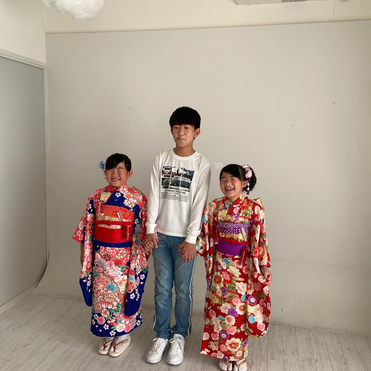 今日は七五三さんの写真を撮りにスタジオへ出来上がりが楽しみです！南口では、アップ、着付けもご予約いただいてます！#N. #Nドット #エヌドット #ナプラ #イルミナカラー #ミルボン #アディクシー #スロウカラー #美容師の休日 #美容師の卵 #美容師求人 #美容師募集 #スタッフ募集 #スタイリスト募集 #アシスタント募集 #ネイリスト募集 #美容好き #リクルート #日曜定休 #エルジューダ #アイラッシュ #埼玉美容師 #似合わせ #ヘアビューロン #ヘアビューザー