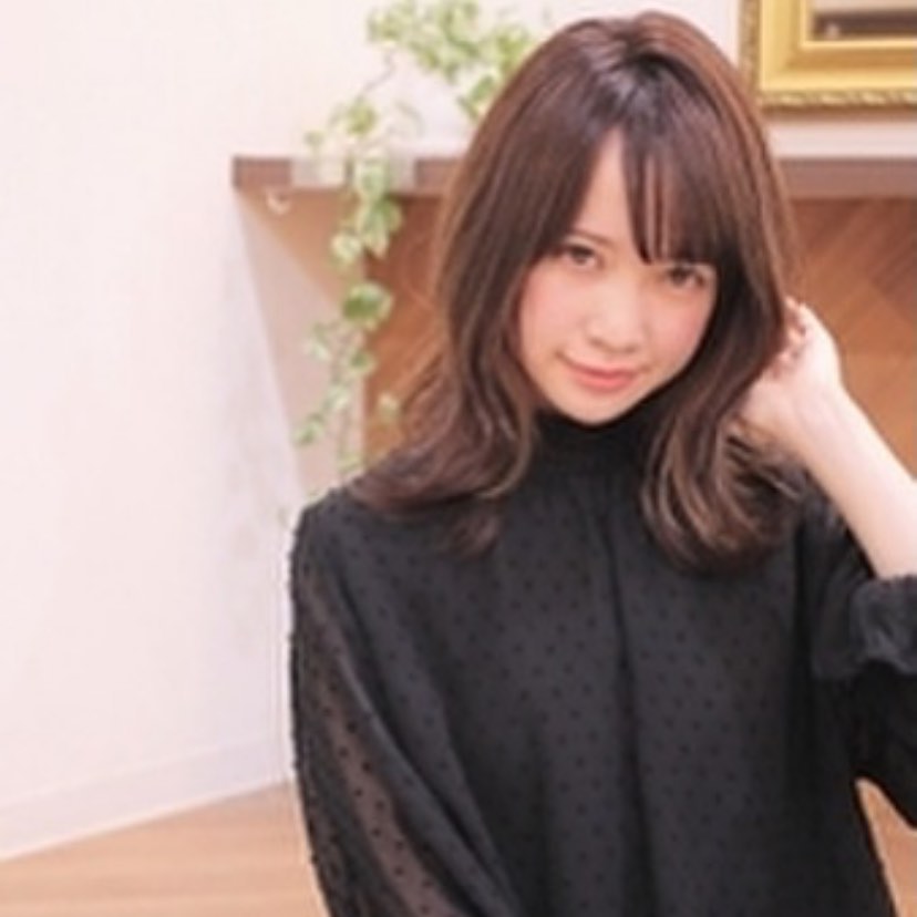 ソフトウルフの外ハネスタイルシルエットにメリハリがでて小顔効果も😀お手入れしやすい長さなので試してみてください！川間南口店山本#ナフ゜ラ#Nト゛ットセラム#Nト゛ットシアミルク #当日こ゛予約OK#ミルホ゛ン#エルシ゛ュータ゛#エルシ゛ュタ゛エマルシ゛ョン#リファストレートアイロン#縮毛矯正  #美容