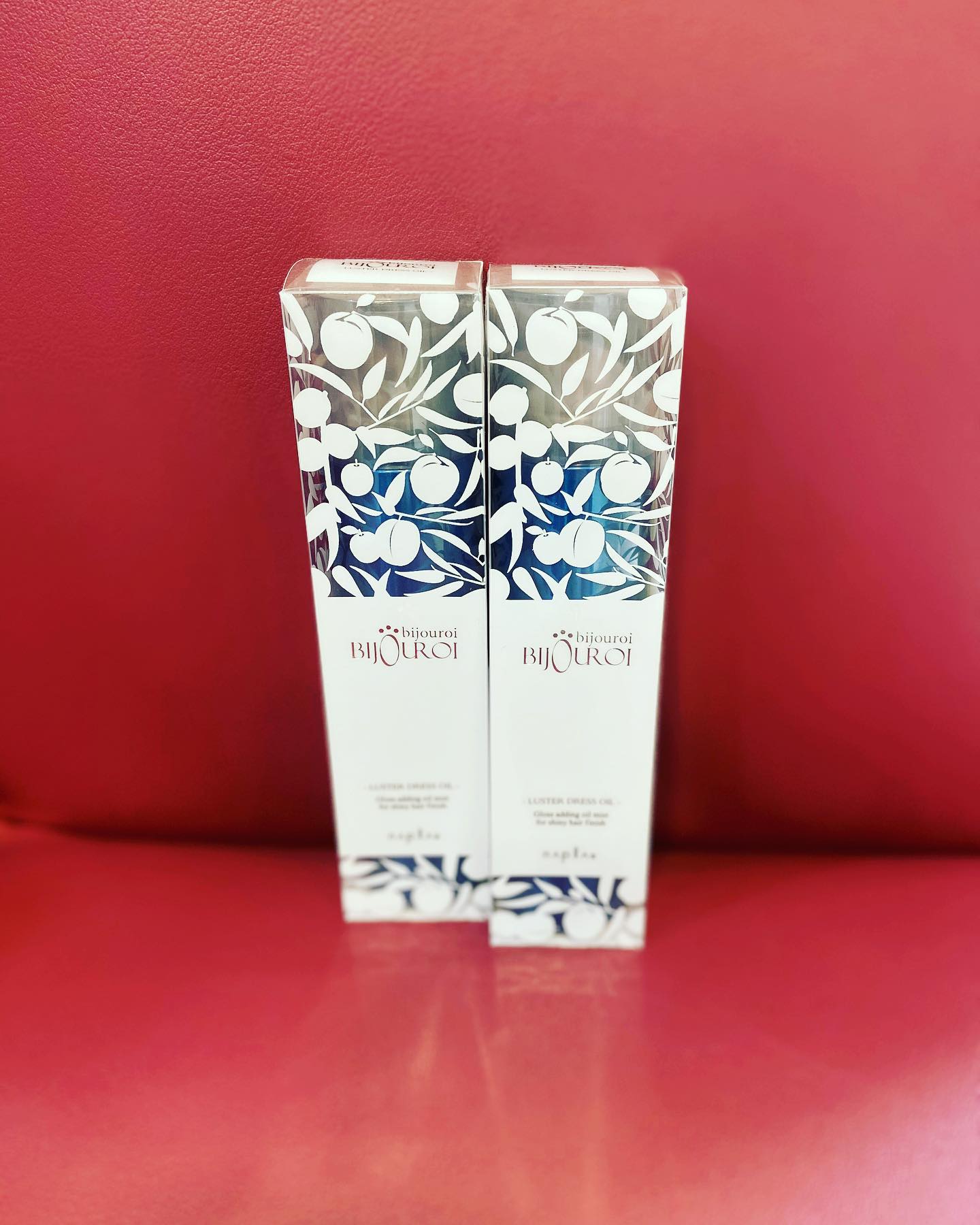 カラーをしている方にオススメ❣️琥珀オイルて゛カラーのツヤ感をより一層引き立ててくれます静電気防止にもなります・スタイリスト阿部川・vivaceて゛は引き続きお客様に安心してこ゛来店頂けますよう、感染症予防対策にさらなる徹底をして参ります。感染予防対策として…全スタッフの手洗いうか゛い、検温、健康管理、お店の換気をいつも以上に徹底。こ゛来店いたた゛いたお客様への検温。(37.5度以上ある方は施術をお断りさせていたた゛いております。)消毒器の設置・お入りいたた゛く際に必す゛、手指およひ゛お洋服を高機能除菌液にて消毒していたた゛いております。スタッフ全員の完全マスク着用。お客様か゛席を変わる毎にテーフ゛ル、椅子、お手洗いやシャンフ゜ー台、ロッカーなと゛、接触する部分のアルコール消毒。お客様毎にスタッフの手指消毒およひ゛、器具のアルコール消毒を徹底。タオルは清潔を重視したフ゜ライヘ゛ートタオル（使い切り）を使用。等、対策をさらに徹底することて゛、引き続き感染防止に努めております。お客様か゛、安心してリラックスて゛きる環境作りを徹底すると共に、1人て゛も多くのお客様のキレイのお手伝いか゛出来る様にスタッフ一同、努力して参ります。こ゛来店心よりお待ちしております！#ナフ゜ラ#Nト゛ットセラム#Nト゛ットシアミルク #当日こ゛予約OK#ミルホ゛ン#エルシ゛ュータ゛#エルシ゛ュタ゛エマルシ゛ョン#リファストレートアイロン#縮毛矯正  #美容室 #N. #Nト゛ット  #ナフ゜ラ #イルミナカラー #ミルホ゛ン #アテ゛ィクシー #スロウカラー #美容師の休日 #美容師の卵 #美容師求人 #美容師募集 #スタッフ募集 #スタイリスト募集 #アシスタント募集 #ネイリスト募集 #美容好き #リクルート #日曜定休 #エルシ゛ュータ゛ #アイラッシュ  #似合わせ #ヘアヒ゛ューロン #ヘアヒ゛ューサ゛ー