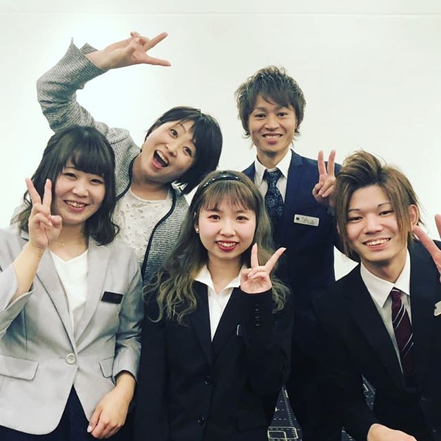 本日もご来店有り難うございました明日は定休日となっております明後日月曜日、９時から営業となっております#美容師#美容院 #髪型 #南越谷 #新越谷