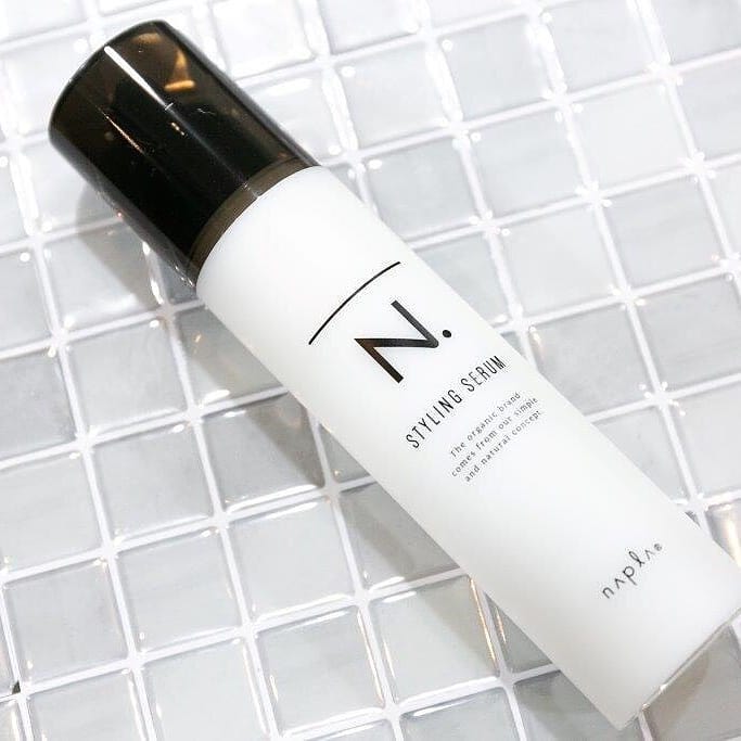 エヌドットのスタイリングセラム️ 二種類のバター配合で湿気を防ぎ、濡れ感、ﾂﾔ感スタイルを持続します