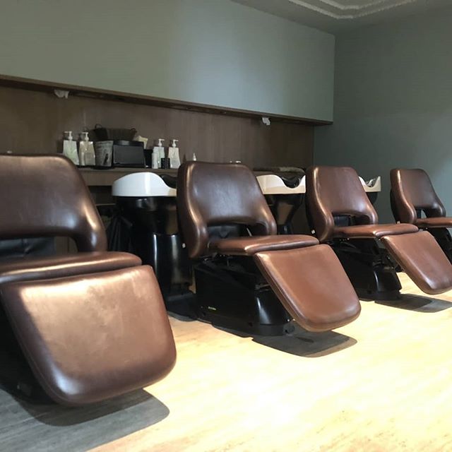 当店のシャンプー台フルフラットシートになる夢シャンプーです快適なシャンプー、ヘッドスパをご体験下さいアニモフィオレンテ南越谷店