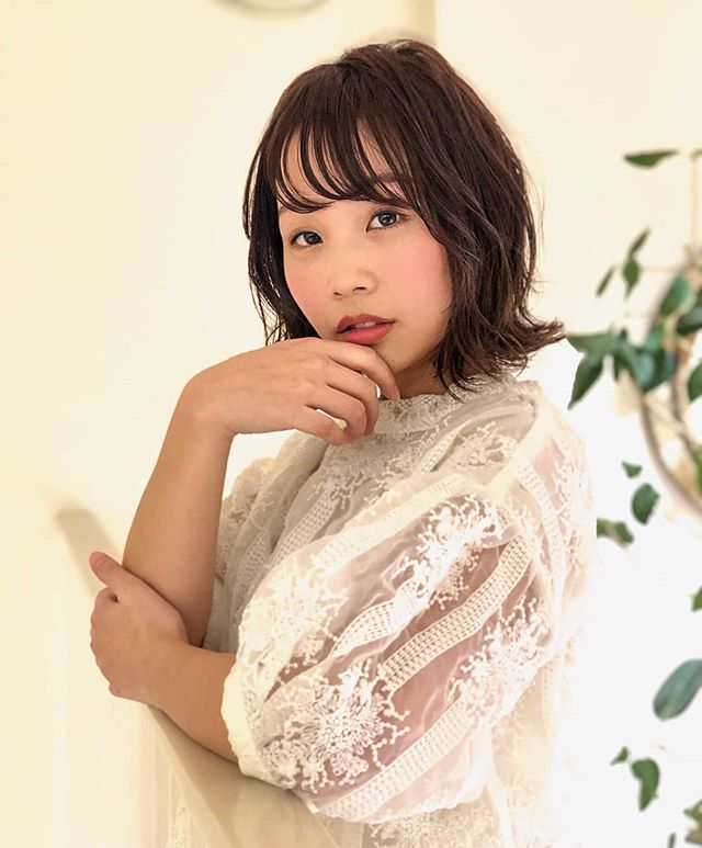 本日空きありスムーズにご案内出来ます湿気で髪が広がる方縮毛矯正すぐにご案内できます️ キャンペーンコースで縮毛矯正+カット+トリートメント13500円