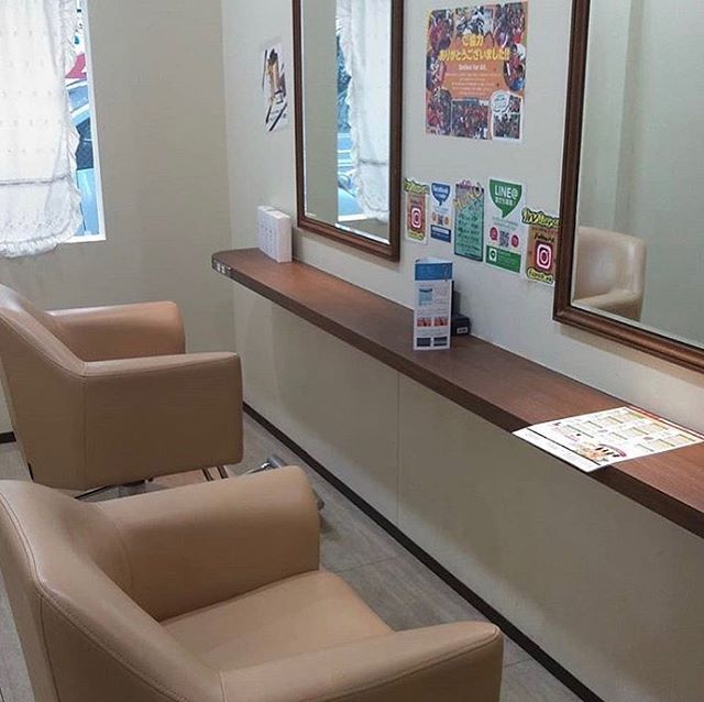 こんにちは須田です！！こちらはプライベートルームとなっていて落ち着いた雰囲気で施術を受けたいお客様にオススメです！！