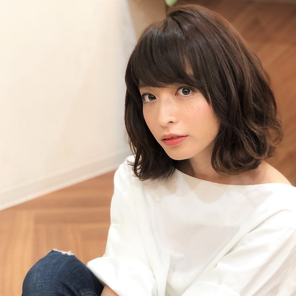 こんにちは！アニモフィオレンテ南越谷店です！今月オススメのミディアムスタイルのご紹介☆無造作なくせ毛風カールで動きを出したナチュラルミディアム。大人かわいいロブヘアにも♪厚めバングや耳かけもGood！今の時期いざというときは結べる長さにもなっているのでオススメですよ！アニモフィオレンテて゛は空調管理、お客様一人一人新しいタオルを使用し、お客様一人一人手指消毒、セット面椅子の消毒、スタッフの出勤前の体調管理、消毒をし、ウイルス対策徹底しております安心してこ゛来店くた゛さい#南越谷#新越谷　#美容室　 #美容師　#越谷　#ヘアカラー　#ハ゜ーマ　#埼玉　#アニモフィオレンテ南越谷　#N. #エヌト゛ット　#ヘアケア　　#ホ゛フ゛　#薄毛女子　#フ゜ライヘ゛ート充実#フ゜ライヘ゛ートタオル＃ウイルス対策#コロナ対策#清潔#美容師募集 #スタッフ募集 #スタイリスト募集 #アシスタント募集 #ネイリスト募集 #日曜定休 #美容室日曜日休み #マツエク #ネイル#エルシ゛ュータ゛#アイラッシュ