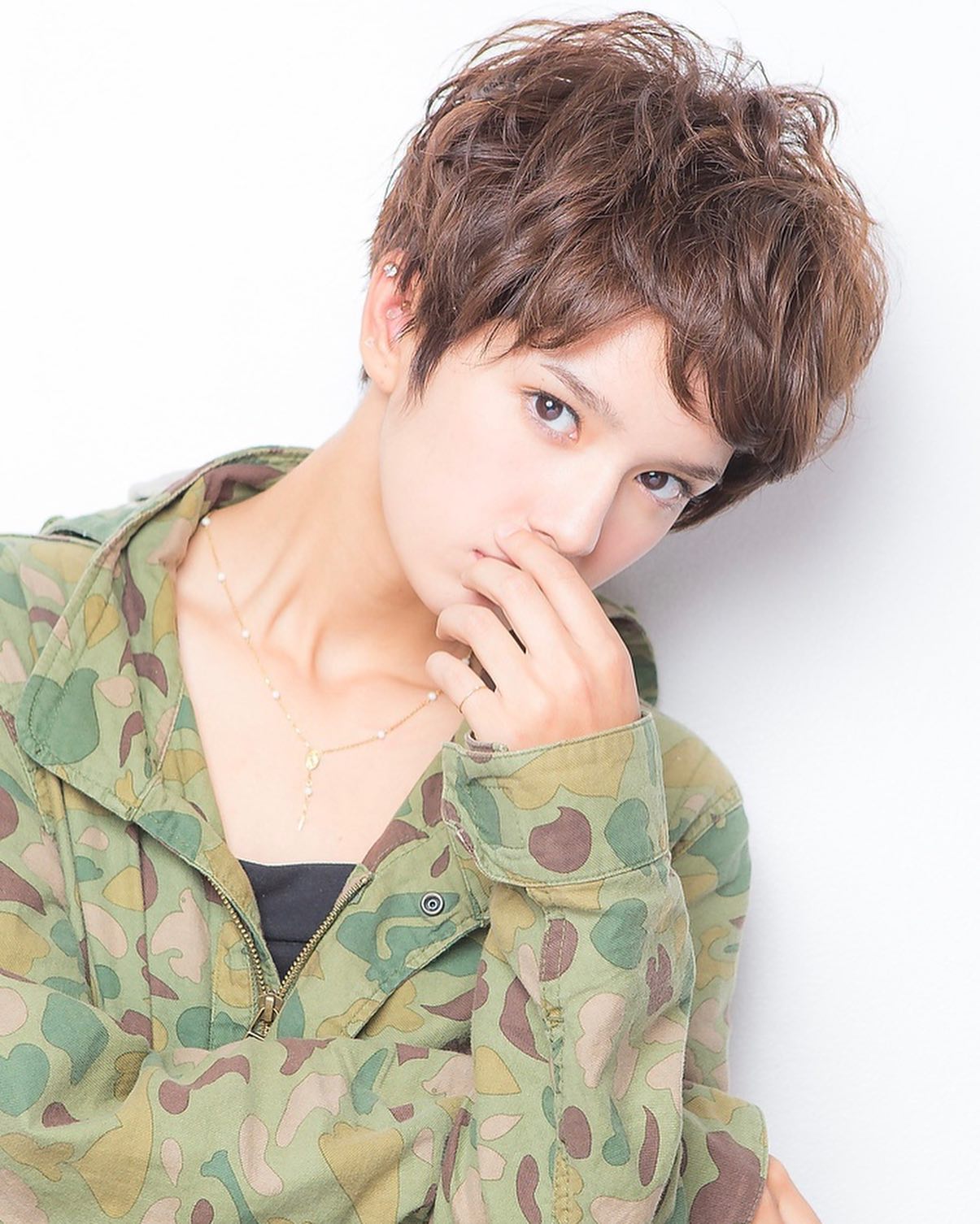 こんにちは!アニモフィオレンテ南越谷店です。今月のオススメショートスタイル☆大人なカッコいい女性にぴったりなショートパーマスタイル!マッシュベースのカットでウェービ-なパーマは伸ばしかけの方にも♪カラーは旬なミルクティブラウンです!当サロンはオーガニックカラーを使用しており頭皮に優しいものです。暗くないオシャレな白髪染めも楽しめますよ!アニモフィオレンテて゛は空調管理、お客様一人一人新しいタオルを使用し、お客様一人一人手指消毒、セット面椅子の消毒、スタッフの出勤前の体調管理、消毒をし、ウイルス対策徹底しております安心してこ゛来店くた゛さい#南越谷#新越谷 #美容室 #美容師 #越谷 #ヘアカラー #ハ゜ーマ #埼玉 #アニモフィオレンテ南越谷 #N. #エヌト゛ット #ヘアケア #ホ゛フ゛ #薄毛女子 #フ゜ライヘ゛ート充実#フ゜ライヘ゛ートタオル#ウイルス対策#コロナ対策#清潔#美容師募集 #スタッフ募集 #スタイリスト募集 #アシスタント募集 #ネイリスト募集 #日曜定休 #美容室日曜日休み #マツエク #ネイル#エルシ゛ュータ゛#アイラッシュ