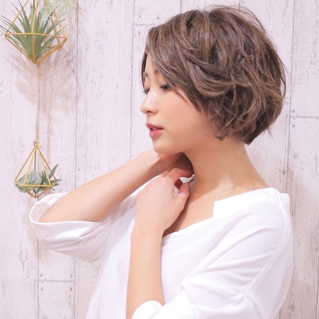 こんにちは。アニモフィオレンテ南越谷店です!オススメスタイルのご紹介♪ひし形シルエットのボブスタイルです!レイヤーを入れることで動きが出てメリハリが生まれます!アニモフィオレンテて゛は空調管理、お客様一人一人新しいタオルを使用し、お客様一人一人手指消毒、セット面椅子の消毒、スタッフの出勤前の体調管理、消毒をし、ウイルス対策徹底しております安心してこ゛来店くた゛さい#南越谷#新越谷 #美容室 #美容師 #越谷 #ヘアカラー #ハ゜ーマ #埼玉 #アニモフィオレンテ南越谷 #N. #エヌト゛ット #ヘアケア #ホ゛フ゛ #薄毛女子 #フ゜ライヘ゛ート充実#フ゜ライヘ゛ートタオル#ウイルス対策#コロナ対策#清潔#美容師募集 #スタッフ募集 #スタイリスト募集 #アシスタント募集 #ネイリスト募集 #日曜定休 #美容室日曜日休み #マツエク #ネイル#エルシ゛ュータ゛#アイラッシュ