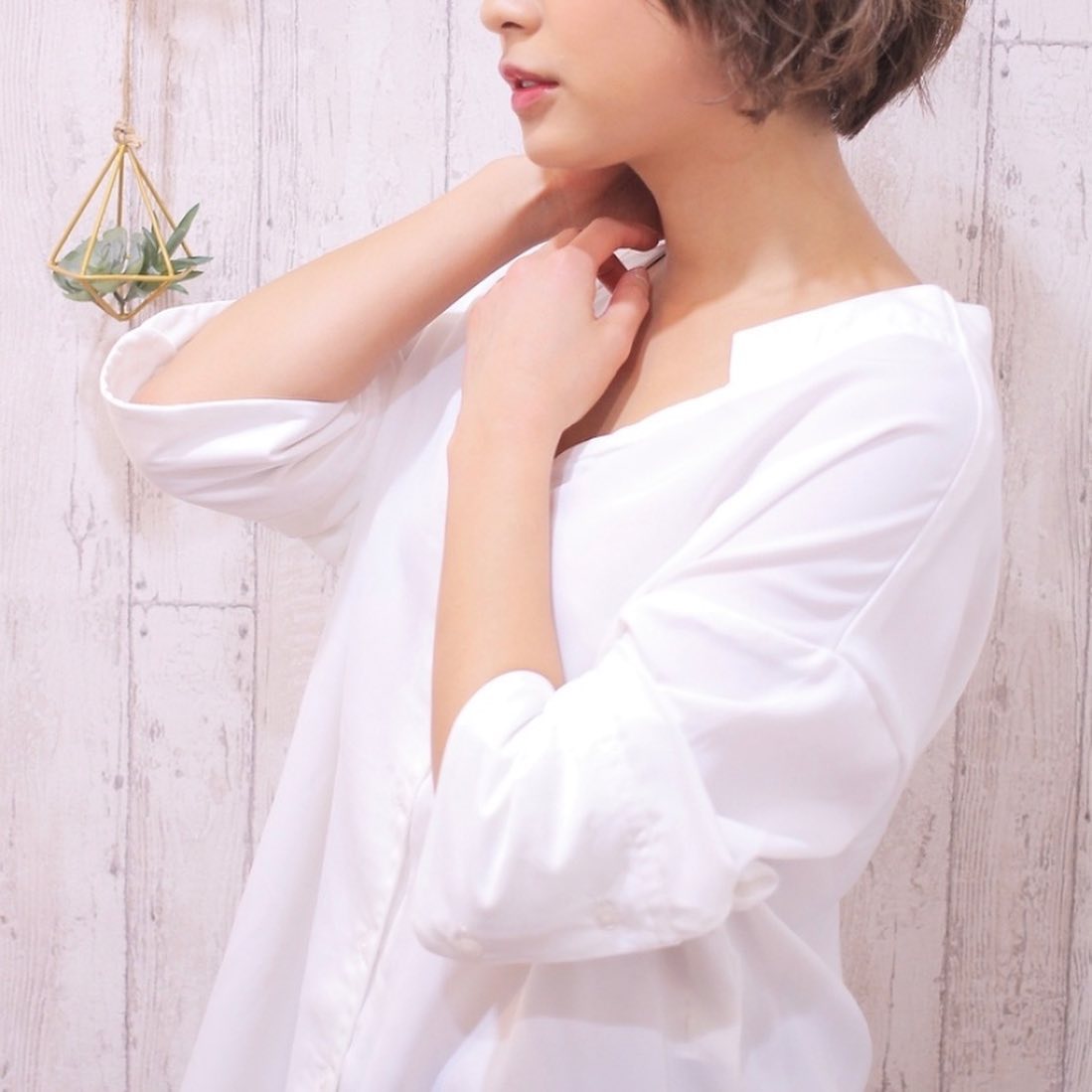 こんにちは。アニモフィオレンテ南越谷店、佐藤ですオススメスタイルのご紹介♪ひし形シルエットのボブスタイルです！レイヤーを入れることで動きが出てメリハリが生まれます！カラーは新色のモノグレージュ☆ベージュの柔らかさ、モノトーンのくすみ感が絶妙にミックスされたお色です！是非お試しください！アニモフィオレンテて゛は空調管理、お客様一人一人新しいタオルを使用し、お客様一人一人手指消毒、セット面椅子の消毒、スタッフの出勤前の体調管理、消毒をし、ウイルス対策徹底しております安心してこ゛来店くた゛さい#南越谷#新越谷　#美容室　 #美容師　#越谷　#ヘアカラー　#ハ゜ーマ　#埼玉　#アニモフィオレンテ南越谷　#N. #エヌト゛ット　#ヘアケア　　#ホ゛フ゛　#薄毛女子　#フ゜ライヘ゛ート充実#フ゜ライヘ゛ートタオル＃ウイルス対策#コロナ対策#清潔#美容師募集 #スタッフ募集 #スタイリスト募集 #アシスタント募集 #ネイリスト募集 #日曜定休 #美容室日曜日休み #マツエク #ネイル#エルシ゛ュータ゛#アイラッシュ