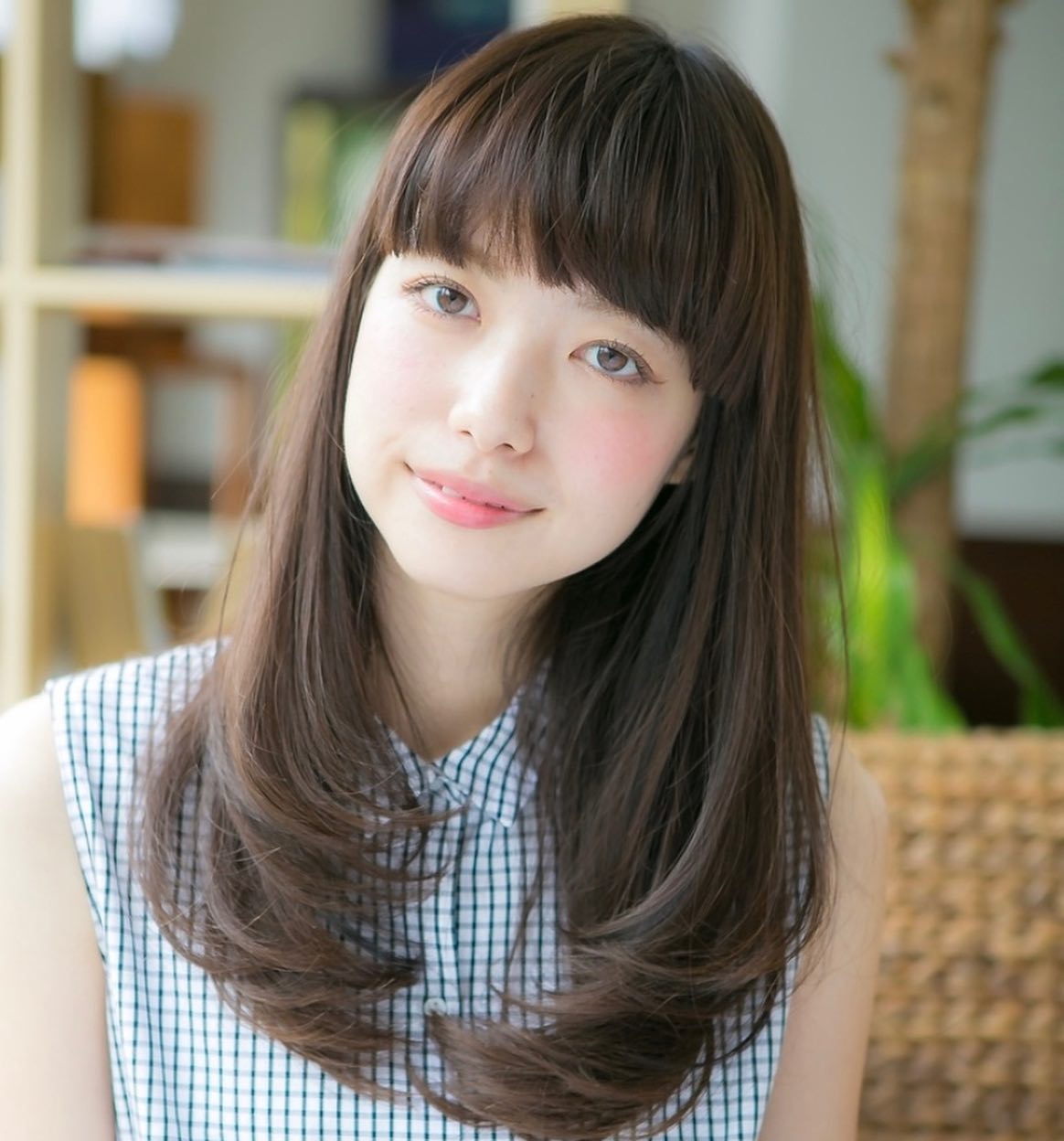 こんにちは！アニモフィオレンテ南越谷店の佐藤です！オススメのミディアムスタイルの紹介です☆柔らかい内巻きカ-ルと厚めバングが女性らしさをグンとアップ！ロングでも軽やかさと小顔見えを実現。アッシュブラウンやマ-メイドアッシュでツヤ感をだして美髪に！ハネやすい方はデジタルパーマで大きく内巻きにかけてあげるのがオススメです！当サロンのカラーにはオーガニック由来のものを使用しており頭皮に負担の少ないのが特徴です。暗すぎないオシャレな白髪染めを楽しみましょう！アニモフィオレンテて゛は空調管理、お客様一人一人新しいタオルを使用し、お客様一人一人手指消毒、セット面椅子の消毒、スタッフの出勤前の体調管理、消毒をし、ウイルス対策徹底しております安心してこ゛来店くた゛さい#南越谷#新越谷　#美容室　 #美容師　#越谷　#ヘアカラー　#ハ゜ーマ　#埼玉　#アニモフィオレンテ南越谷　#N. #エヌト゛ット　#ヘアケア　　#ホ゛フ゛　#薄毛女子　#フ゜ライヘ゛ート充実#フ゜ライヘ゛ートタオル＃ウイルス対策#コロナ対策#清潔#美容師募集 #スタッフ募集 #スタイリスト募集 #アシスタント募集 #ネイリスト募集 #日曜定休 #美容室日曜日休み #マツエク #ネイル#エルシ゛ュータ゛#アイラッシュ