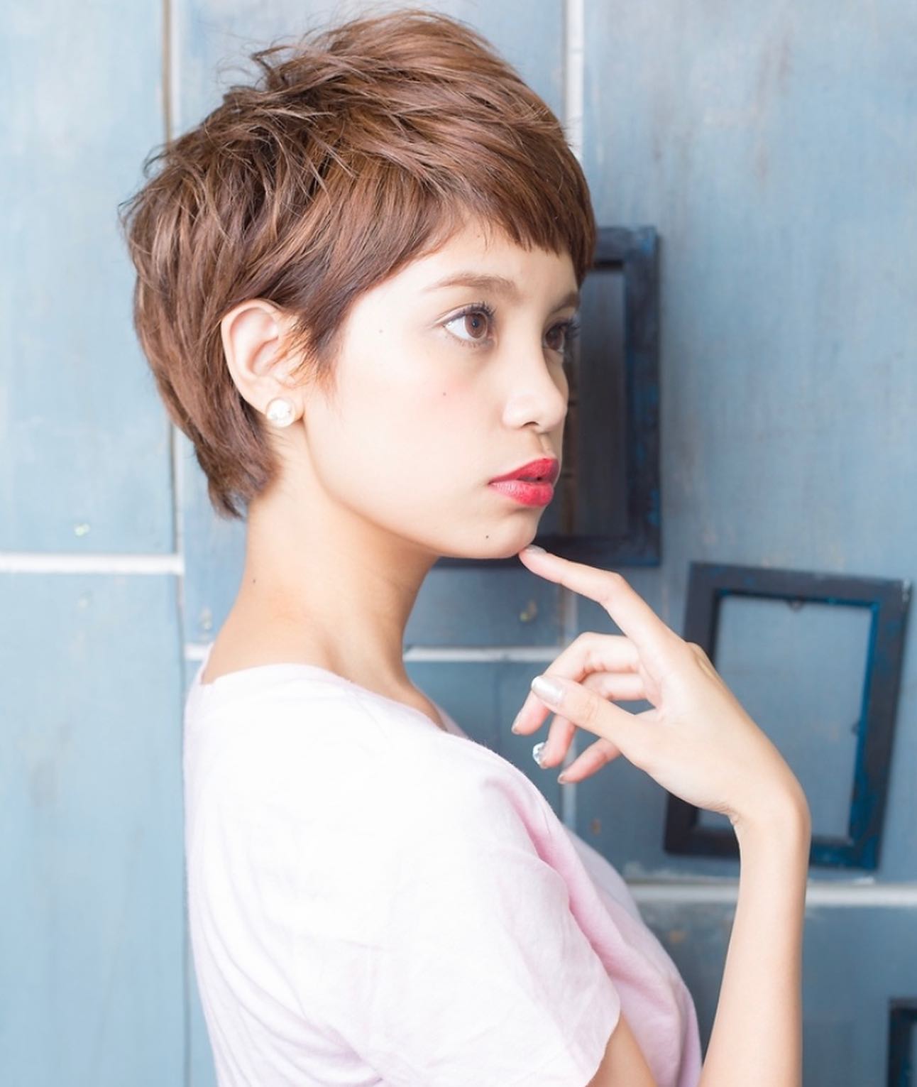 こんにちは！アニモフィオレンテ南越谷店の佐藤です！オススメショートスタイル☆思い切って短くカジュアルモードなショートスタイルに♪光に透けたピンクカラーとショートバングが印象的。直毛の方はくせ毛風のパーマでカールをつけると柔らかい印象に！これからスッキリ短くしたい方にオススメです！アニモフィオレンテて゛は空調管理、お客様一人一人新しいタオルを使用し、お客様一人一人手指消毒、セット面椅子の消毒、スタッフの出勤前の体調管理、消毒をし、ウイルス対策徹底しております安心してこ゛来店くた゛さい#南越谷#新越谷　#美容室　 #美容師　#越谷　#ヘアカラー　#ハ゜ーマ　#埼玉　#アニモフィオレンテ越谷　#N. #エヌト゛ット　#ヘアケア　　#ホ゛フ゛　#薄毛女子　#フ゜ライヘ゛ート充実#フ゜ライヘ゛ートタオル＃ウイルス対策#コロナ対策#清潔#美容師募集 #スタッフ募集 #スタイリスト募集 #アシスタント募集 #ネイリスト募集 #日曜定休 #美容室日曜日休み #マツエク #ネイル#エルシ゛ュータ゛#アイラッシュ