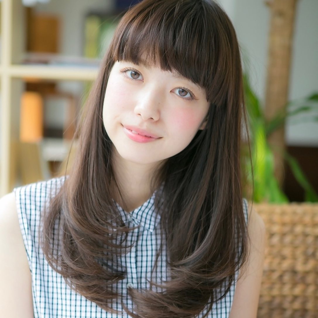 こんにちは!アニモフィオレンテ南越谷店の佐藤です!オススメのミディアムスタイルの紹介です☆柔らかい内巻きカ-ルと厚めバングが女性らしさをグンとアップ!ロングでも軽やかさと小顔見えを実現。アッシュブラウンやマ-メイドアッシュでツヤ感をだして美髪に!ハネやすい方はデジタルパーマで大きく内巻きにかけてあげるのがオススメです!当サロンのカラーにはオーガニック由来のものを使用しており頭皮に負担の少ないのが特徴です。暗すぎないオシャレな白髪染めを楽しみましょう!アニモフィオレンテて゛は空調管理、お客様一人一人新しいタオルを使用し、お客様一人一人手指消毒、セット面椅子の消毒、スタッフの出勤前の体調管理、消毒をし、ウイルス対策徹底しております安心してこ゛来店くた゛さい#南越谷#新越谷 #美容室 #美容師 #越谷 #ヘアカラー #ハ゜ーマ #埼玉 #アニモフィオレンテ越谷 #N. #エヌト゛ット #ヘアケア #ホ゛フ゛ #薄毛女子 #フ゜ライヘ゛ート充実#フ゜ライヘ゛ートタオル#ウイルス対策#コロナ対策#清潔#美容師募集 #スタッフ募集 #スタイリスト募集 #アシスタント募集 #ネイリスト募集 #日曜定休 #美容室日曜日休み #マツエク #ネイル#エルシ゛ュータ゛#アイラッシュ