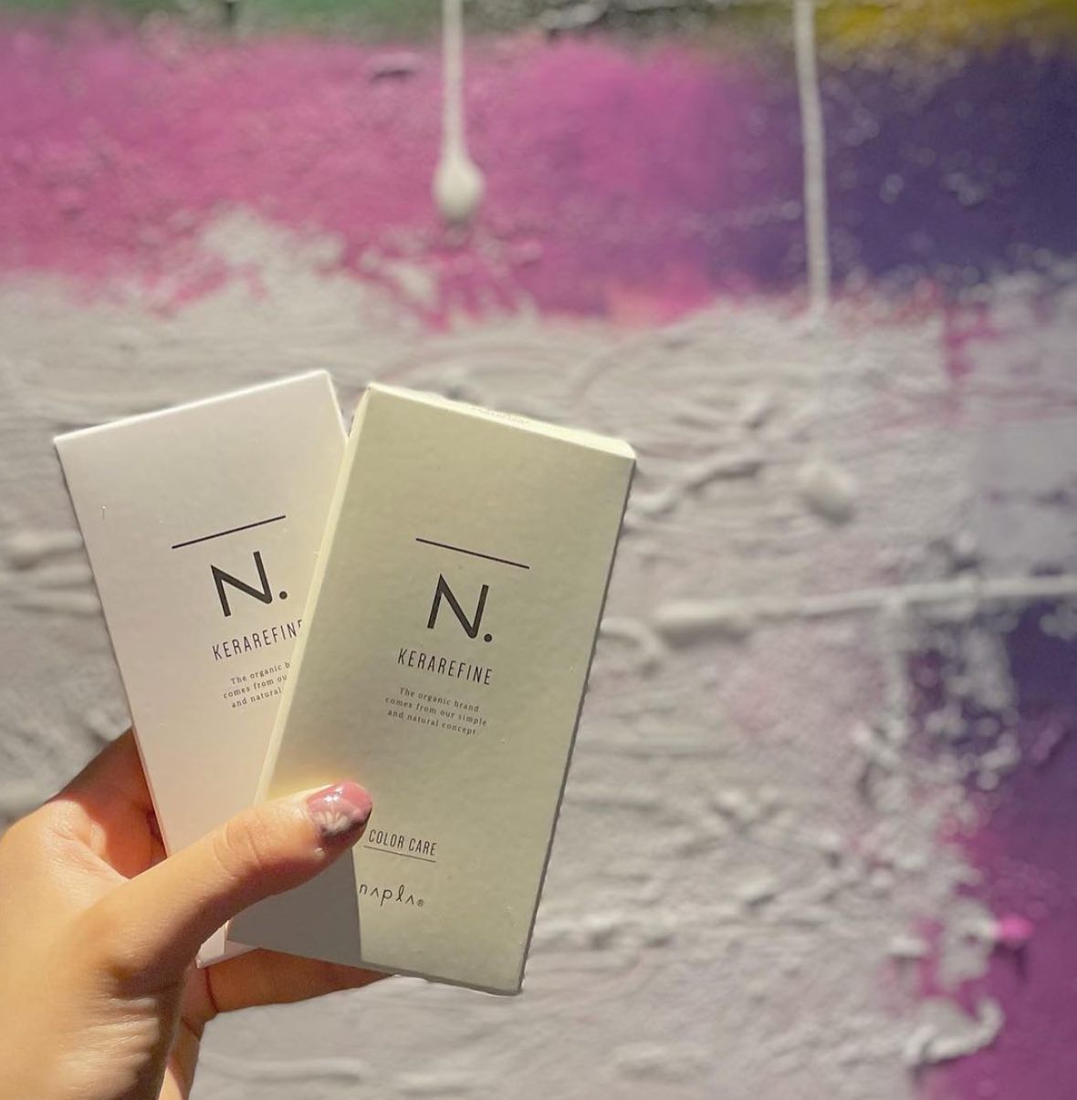 こんにちはアニモフィオレンテ南越谷店染谷です乾燥が気になる時期にオススメのケラリファイントリートメントにはホームケア商品もございます1週間に1度使っていただく、集中ケアトリートメントになっております1箱に4本入っているので、1箱で1ヶ月使えます週に1度でいいので、忙しい方にもオススメです是非お試し下さい🦋#ナプラ#Nドットセラム#Nドットシアミルク #当日ご予約OK#ミルボン#エルジューダ#エルジュダエマルジョン#リファストレートアイロン#縮毛矯正  #美容室  #BRP #美容求人 #アシスタント募集 #スタイリスト募集 #アイリスト募集 #美容学生 #サロン見学 #ママさん美容師 #リファファインバブル#リファビューテックストレートアイロン#リファアイロン#リファ#レア髪#レア髪アレンジ#北越谷#ケラリファイントリートメント#ケラ熱