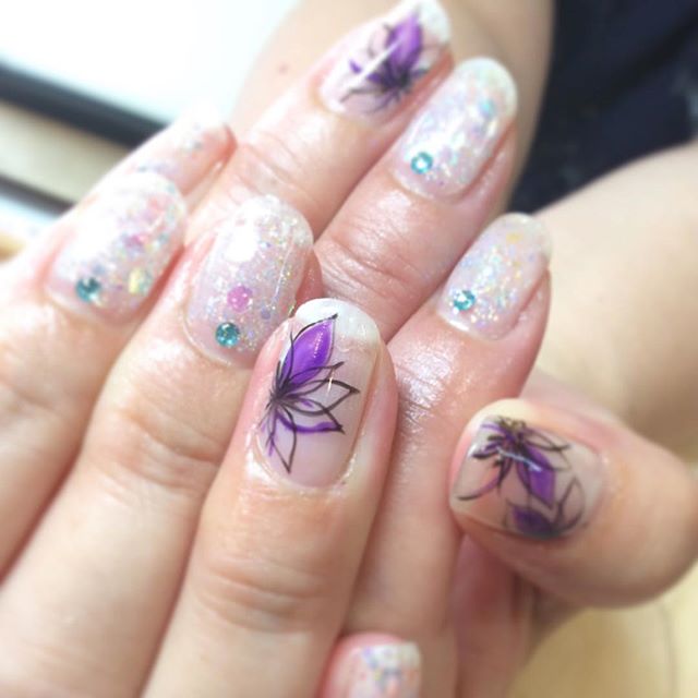 涼しげフラワーネイル定額5980yenアニモ フィオレンテ三郷店048-969-4747月?土 9:00?18:00日曜日 定休ご予約・お問い合わせお待ちしております♪ホットペッパーからもご予約頂けます♪#クリアフラワー#ラメネイル#爽やかネイル#むらさきネイル#フラワーネイル#ネイル#キャンペーンネイル#初夏ネイル#大人ネイル#シンプルネイル#定額ネイル#定額デザイン#当日予約#同時施術#美容室#美容院#マツエク#リクルート#スタイリスト求人#美容師求人#ネイリスト求人#アイリスト求人#BRP