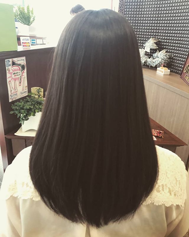 こんにちは今年は梅雨がなかなか終らずジメジメ湿気の多い日が続きますねそんなときこそストレート夏キャンペーンもやってますのでお電話お待ちしております！#animoFIORENTE 　#三郷　#美容室　#ヘアスタイル　#ヘアカラー　#当日予約ｏｋ 　#マツエク　#ネイル　#美容師　#薄毛　#ミディアム　#ショートボブ 　#美容院