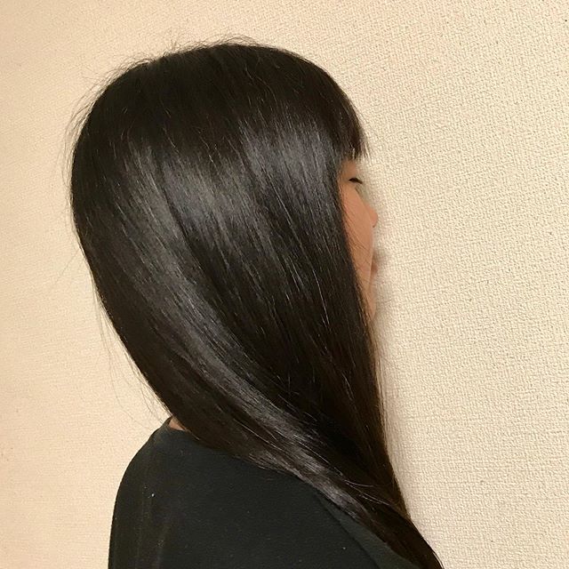 最近お天気があまり良くありませんが…潤い週間にしてみては。髪のベース作りを！ホームトリートメントして次施術したいメニューに備えてもいいですね！スタイルをキープするにはとーっても大事なケアです！！ スタッフにご相談下さい?スタイリスト大橋ただ今当店では新型コロナウイルス感染対策として＊スタッフ全員のマスクの着用＊店内換気の強化＊お客様ご来店時に手指消毒のご協力＊使用座席　使用箇所の都度消毒＊お客様1人1人のプライベートタオル（使い切り）の使用＊空間除菌の実施＊密集空間防止の為1日のご予約人数の制限をさせていただいております。お客様に安心してご利用いただけるように取り組んでおります。#流山美容室 #三郷美容室 #吉川美容室 #エヌドットポリッシュオイル #エヌドットシアミルク #エヌドットオム #エヌドットシャンプー #エヌドット取扱店 #ナプラエヌドット #ナプラオーガニックカラー #ナプラカラーケア #ナプラトリートメント #ナピュール #小顔カット #小顔効果 #大人ショート #前下がりショート #レイヤーボブ #30代髪型 #40代髪型 #50代髪型 #グレージュカラー #南流山 #コロナ対策 #プライベートタオル#BRP
