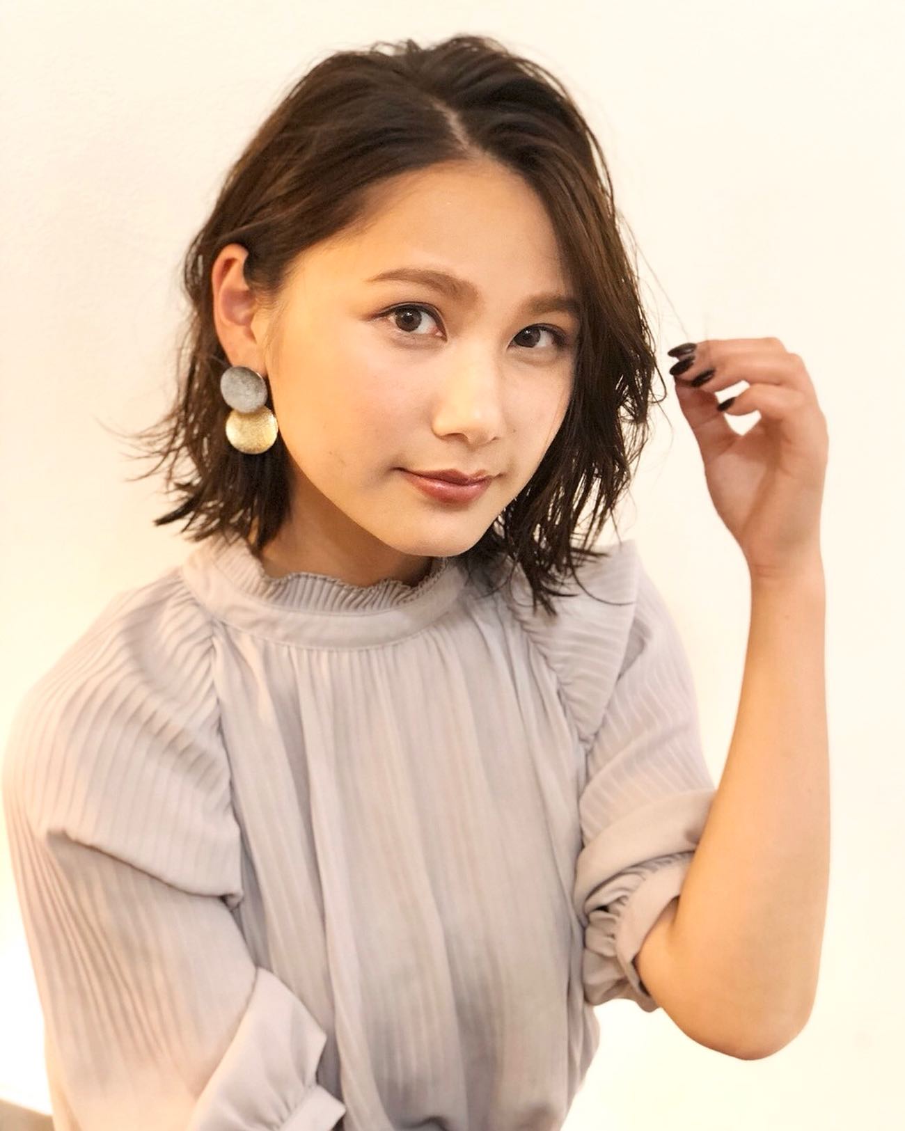 南流山の美容室アニモフィオレンテ｜ロンク゛やミテ゛ィアムからイメチェンて゛、?少し長めのホ゛フ゛スタイルオススメて゛す！！??短いけと゛、短すき゛ない?首元か゛隠れるから安心感♪?結んた゛りアレンシ゛も出来る長さて゛す。??冬に向けてイメチェンのこ゛相談お待ちしてます！??アニモフィオレンテ南流山?糸賀??ただ今当店では新型コロナウイルス感染対策として?＊スタッフ全員のマスクの着用?＊店内換気の強化?＊お客様ご来店時に手指消毒のご協力?＊使用座席　使用箇所の都度消毒?＊お客様1人1人のプライベートタオル（使い切り）の使用?＊空間除菌の実施?＊密集空間防止の為1日のご予約人数の制限をさせていただいております。?お客様に安心してご利用いただけるように取り組んでおります。????#アニモフィオレンテ南流山 #BRP #流山美容室 #南流山駅 #エヌドットポリッシュオイル #エヌドットシアミルク #エヌドットオム #エヌドットシャンプー #エヌドット取扱店 #ナプラエヌドット #ナプラオーガニックカラー #ナプラカラーケア #ナプラトリートメント #ナピュール #小顔カット #小顔効果 #大人ショート #前下がりショート #30代髪型 #40代髪型 #50代髪型  #南流山 #コロナ対策 #プライベートタオル #リファ #レア髪 #日曜日休み #リクルート #6時まで営業 #社会保障完備