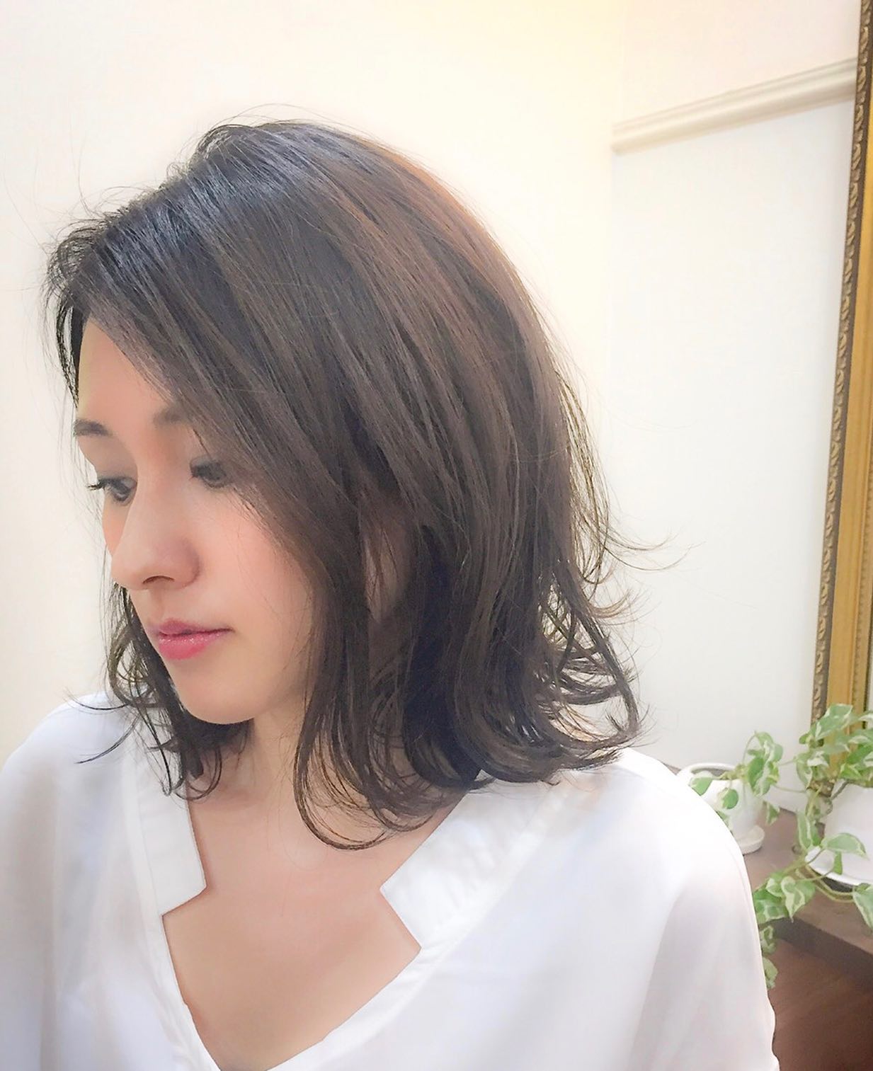 南流山の美容室アニモフィオレンテ|肩に乗るくらいの長さのホ゛フ゛ヘアに、?毛先か゛はねる動きをフ゜ラス!?ラフな質感か゛可愛いて゛す(^-^)♪?アイロンて゛巻くのか゛苦手!という方には?ちょこっとハ゜ーマをオススメします♪??スタイリンク゛の仕方て゛、内巻きにも、外ハネにも♪?こ゛相談くた゛さい!?アニモフィオレンテ南流山?糸賀??ただ今当店では新型コロナウイルス感染対策として?*スタッフ全員のマスクの着用?*店内換気の強化?*お客様ご来店時に手指消毒のご協力?*使用座席 使用箇所の都度消毒?*お客様1人1人のプライベートタオル(使い切り)の使用?*空間除菌の実施?*密集空間防止の為1日のご予約人数の制限をさせていただいております。?お客様に安心してご利用いただけるように取り組んでおります。????#アニモフィオレンテ南流山 #BRP #流山美容室 #南流山駅 #エヌドットポリッシュオイル #エヌドットシアミルク #エヌドットオム #エヌドットシャンプー #エヌドット取扱店 #ナプラエヌドット #ナプラオーガニックカラー #ナプラカラーケア #ナプラトリートメント #ナピュール #小顔カット #小顔効果 #大人ショート #前下がりショート #30代髪型 #40代髪型 #50代髪型 #南流山 #コロナ対策 #プライベートタオル #リファ #レア髪 #日曜日休み #リクルート #6時まで営業 #社会保障完備