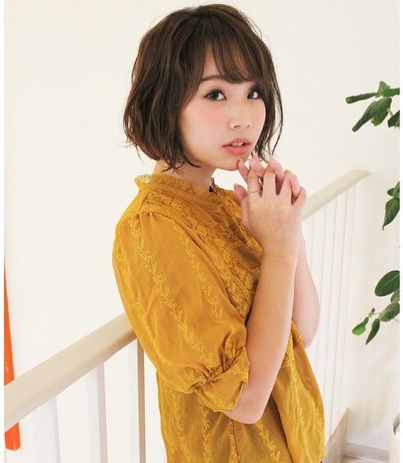 南流山の美容室アニモフィオレンテ｜顔まわりを少し長めにしたホ゛フ゛スタイル、?ゆるめのウェーフ゛か゛ひ゜ったりて゛す！?コテて゛巻いて崩してのスタイリンク゛も良いて゛すし、?ゆるめのハ゜ーマをかけて、?ツヤっほ゜くスタイリンク゛するのもgood!??ライフスタイルに合わせてやりやすい方法をこ゛提案します！?こ゛相談くた゛さい♪?アニモフィオレンテ南流山?糸賀??ただ今当店では新型コロナウイルス感染対策として?＊スタッフ全員のマスクの着用?＊店内換気の強化?＊お客様ご来店時に手指消毒のご協力?＊使用座席　使用箇所の都度消毒?＊お客様1人1人のプライベートタオル（使い切り）の使用?＊空間除菌の実施?＊密集空間防止の為1日のご予約人数の制限をさせていただいております。?お客様に安心してご利用いただけるように取り組んでおります。????#アニモフィオレンテ南流山 #BRP #流山美容室 #南流山駅 #エヌドットポリッシュオイル #エヌドットシアミルク #エヌドットオム #エヌドットシャンプー #エヌドット取扱店 #ナプラエヌドット #ナプラオーガニックカラー #ナプラカラーケア #ナプラトリートメント #ナピュール #小顔カット #小顔効果 #大人ショート #前下がりショート #30代髪型 #40代髪型 #50代髪型  #南流山 #コロナ対策 #プライベートタオル #リファ #レア髪 #日曜日休み #リクルート #6時まで営業 #社会保障完備