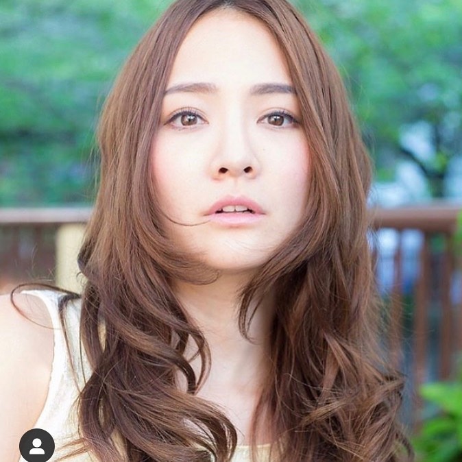 南流山の美容室アニモフィオレンテ|空気の澄んだ晴れの朝です。12月も折り返し地点。残り半月になりました。今染めておけば、気持ちもスッキリと年末を迎えられそうです。カラーリングされた艶髪で心も残す事なく。スタイリスト大橋#アニモフィオレンテ南流山 #BRP #流山美容室 #南流山駅 #エヌドットポリッシュオイル #エヌドットシアミルク #エヌドットオム #エヌドットシャンプー #エヌドット取扱店 #ナプラエヌドット #ナプラオーガニックカラー #ナプラカラーケア #ナプラトリートメント #ナピュール #小顔カット #小顔効果 #大人ショート #前下がりショート #30代髪型 #40代髪型 #50代髪型 #南流山 #コロナ対策 #プライベートタオル #リファ #レア髪 #日曜日休み #リクルート #6時まで営業 #社会保障完備