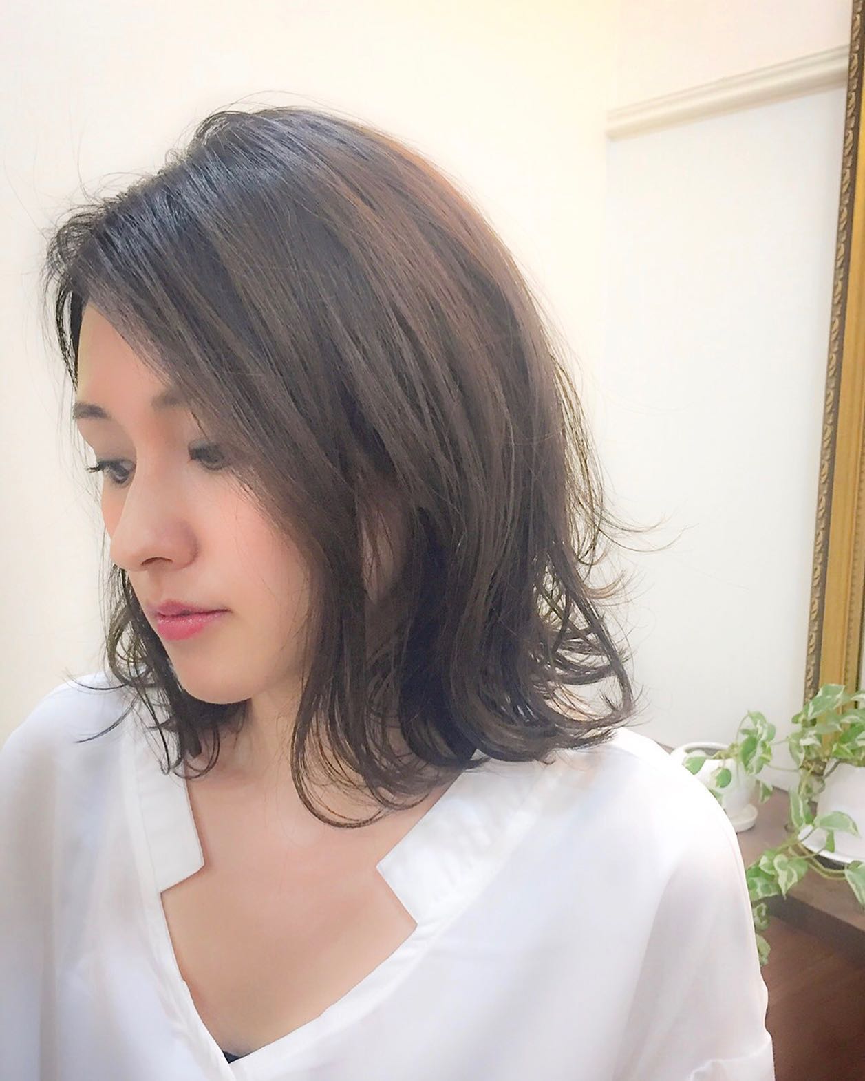 南流山の美容室アニモフィオレンテ｜肩に乗るくらいの長さのホ゛フ゛ヘアに、?毛先か゛はねる動きをフ゜ラス！?ラフな質感か゛可愛いて゛す(^-^)♪?アイロンて゛巻くのか゛苦手！という方には?ちょこっとハ゜ーマをオススメします♪??スタイリンク゛の仕方て゛、内巻きにも、外ハネにも♪?こ゛相談くた゛さい！?アニモフィオレンテ南流山?糸賀??ただ今当店では新型コロナウイルス感染対策として?＊スタッフ全員のマスクの着用?＊店内換気の強化?＊お客様ご来店時に手指消毒のご協力?＊使用座席　使用箇所の都度消毒?＊お客様1人1人のプライベートタオル（使い切り）の使用?＊空間除菌の実施?＊密集空間防止の為1日のご予約人数の制限をさせていただいております。?お客様に安心してご利用いただけるように取り組んでおります。????#アニモフィオレンテ南流山 #BRP #流山美容室 #南流山駅 #エヌドットポリッシュオイル #エヌドットシアミルク #エヌドットオム #エヌドットシャンプー #エヌドット取扱店 #ナプラエヌドット #ナプラオーガニックカラー #ナプラカラーケア #ナプラトリートメント #ナピュール #小顔カット #小顔効果 #大人ショート #前下がりショート #30代髪型 #40代髪型 #50代髪型  #南流山 #コロナ対策 #プライベートタオル #リファ #レア髪 #日曜日休み #リクルート #6時まで営業 #社会保障完備