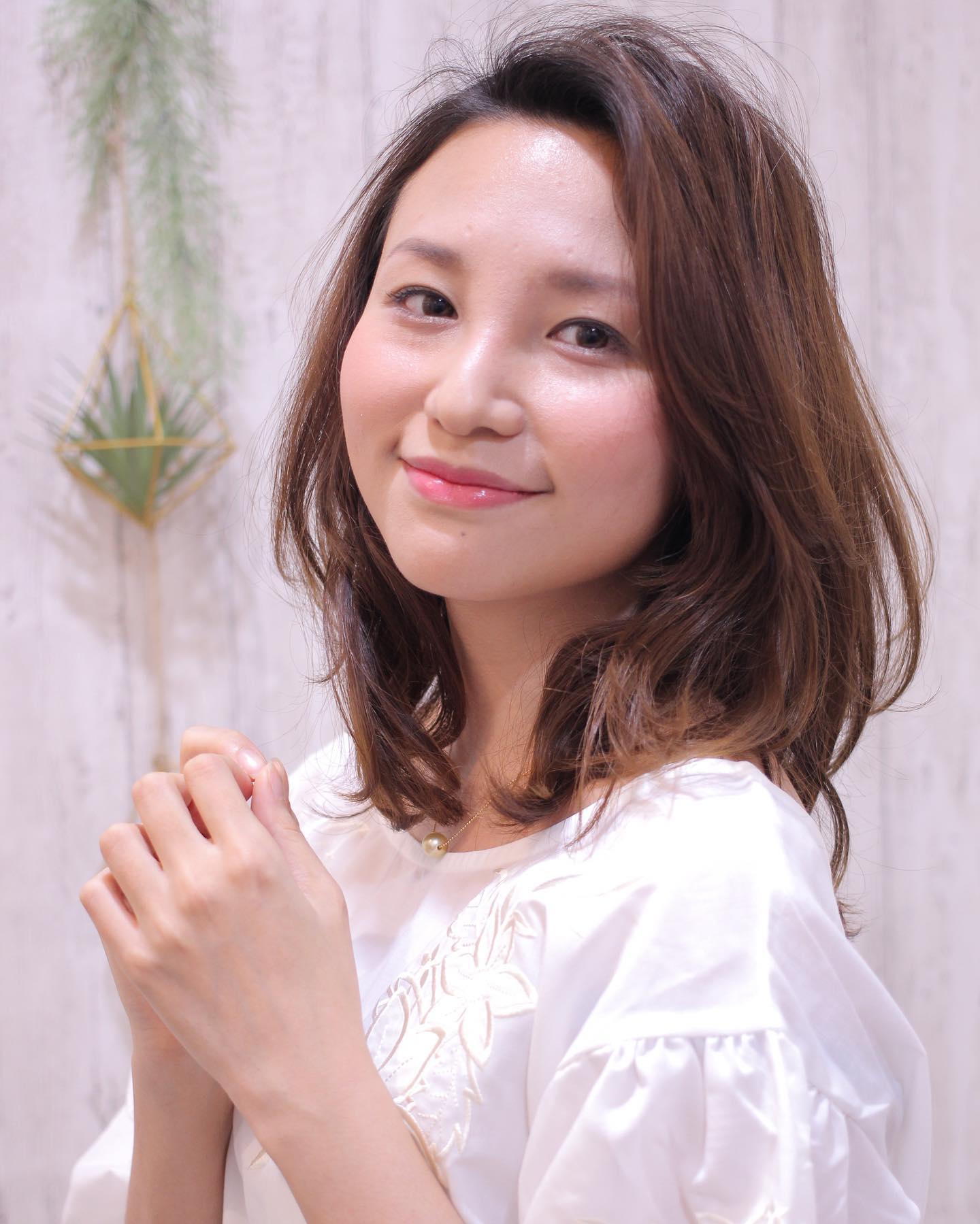 南流山の美容室アニモフィオレンテ|ミテ゛ィアムからロンク゛ヘアて゛人気なのか゛、?テ゛シ゛タルハ゜ーマのヘアスタイル!??なせ゛かというと、、、?とにかくスタイリンク゛か゛楽々て゛す(^-^)?乾かすた゛けて゛大きめウェーフ゛か゛て゛るのて゛、?朝の時短にもってこい!?仕上け゛にオイルやミルクて゛保湿をオン♪??ハ゜ーマスタイルこ゛相談くた゛さい♪?アニモフィオレンテ南流山?糸賀??ただ今当店では新型コロナウイルス感染対策として?*スタッフ全員のマスクの着用?*店内換気の強化?*お客様ご来店時に手指消毒のご協力?*使用座席 使用箇所の都度消毒?*お客様1人1人のプライベートタオル(使い切り)の使用?*空間除菌の実施?*密集空間防止の為1日のご予約人数の制限をさせていただいております。?お客様に安心してご利用いただけるように取り組んでおります。????#アニモフィオレンテ南流山 #BRP #流山美容室 #南流山駅 #エヌドットポリッシュオイル #エヌドットシアミルク #エヌドットオム #エヌドットシャンプー #エヌドット取扱店 #ナプラエヌドット #ナプラオーガニックカラー #ナプラカラーケア #ナプラトリートメント #ナピュール #小顔カット #小顔効果 #大人ショート #前下がりショート #30代髪型 #40代髪型 #50代髪型 #南流山 #コロナ対策 #プライベートタオル #リファ #レア髪 #日曜日休み #リクルート #6時まで営業 #社会保障完備