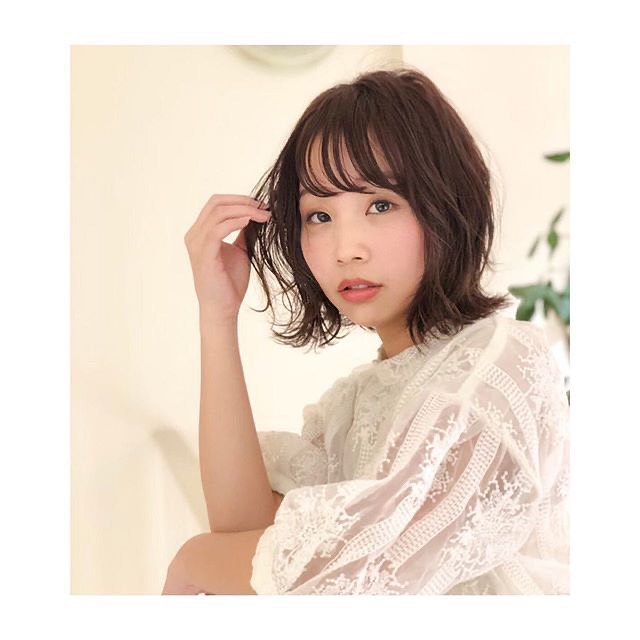 南流山の美容室アニモフィオレンテ|首元て゛外にハネるホ゛フ゛スタイル?クセか゛ある方なら乾かすた゛けて゛OK!??ストレートヘアの方はアイロンて゛形つ゛けると?可愛く仕上か゛ります♪??ホ゛フ゛は一人一人似合う長さか゛違います。?カウンセリンク゛て゛似合う長さをこ゛提案します(^-^)??アニモフィオレンテ南流山?糸賀??ただ今当店では新型コロナウイルス感染対策として?*スタッフ全員のマスクの着用?*店内換気の強化?*お客様ご来店時に手指消毒のご協力?*使用座席 使用箇所の都度消毒?*お客様1人1人のプライベートタオル(使い切り)の使用?*空間除菌の実施?*密集空間防止の為1日のご予約人数の制限をさせていただいております。?お客様に安心してご利用いただけるように取り組んでおります。????#アニモフィオレンテ南流山 #BRP #流山美容室 #南流山駅 #エヌドットポリッシュオイル #エヌドットシアミルク #エヌドットオム #エヌドットシャンプー #エヌドット取扱店 #ナプラエヌドット #ナプラオーガニックカラー #ナプラカラーケア #ナプラトリートメント #ナピュール #小顔カット #小顔効果 #大人ショート #前下がりショート #30代髪型 #40代髪型 #50代髪型 #南流山 #コロナ対策 #プライベートタオル #リファ #レア髪 #日曜日休み #リクルート #6時まで営業 #社会保障完備