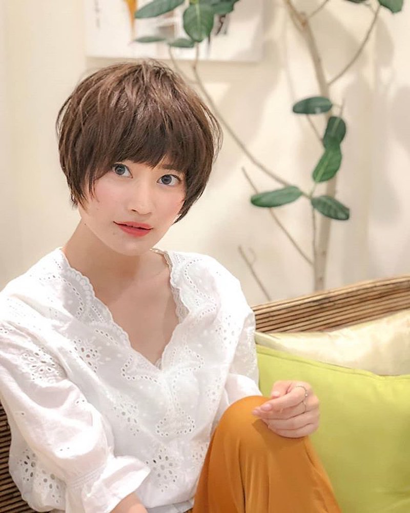 南流山の美容室アニモフィオレンテ｜マッシュショートは顔まわりを?キュッと包み込むスタイルですので、?小顔効果があります！?シルエットが大切なので、?トップのふんわりが作りにくい方には?ポイントパーマをオススメします。?スタイリングがすごく楽になります♪??アニモフィオレンテ南流山?糸賀??ただ今当店では新型コロナウイルス感染対策として?＊スタッフ全員のマスクの着用?＊店内換気の強化?＊お客様ご来店時に手指消毒のご協力?＊使用座席　使用箇所の都度消毒?＊お客様1人1人のプライベートタオル（使い切り）の使用?＊空間除菌の実施?＊密集空間防止の為1日のご予約人数の制限をさせていただいております。?お客様に安心してご利用いただけるように取り組んでおります。????#アニモフィオレンテ南流山 #BRP #流山美容室 #南流山駅 #エヌドットポリッシュオイル #エヌドットシアミルク #エヌドットオム #エヌドットシャンプー #エヌドット取扱店 #ナプラエヌドット #ナプラオーガニックカラー #ナプラカラーケア #ナプラトリートメント #ナピュール #小顔カット #小顔効果 #大人ショート #前下がりショート #30代髪型 #40代髪型 #50代髪型  #南流山 #コロナ対策 #プライベートタオル #リファ #レア髪 #日曜日休み #リクルート #6時まで営業 #社会保障完備