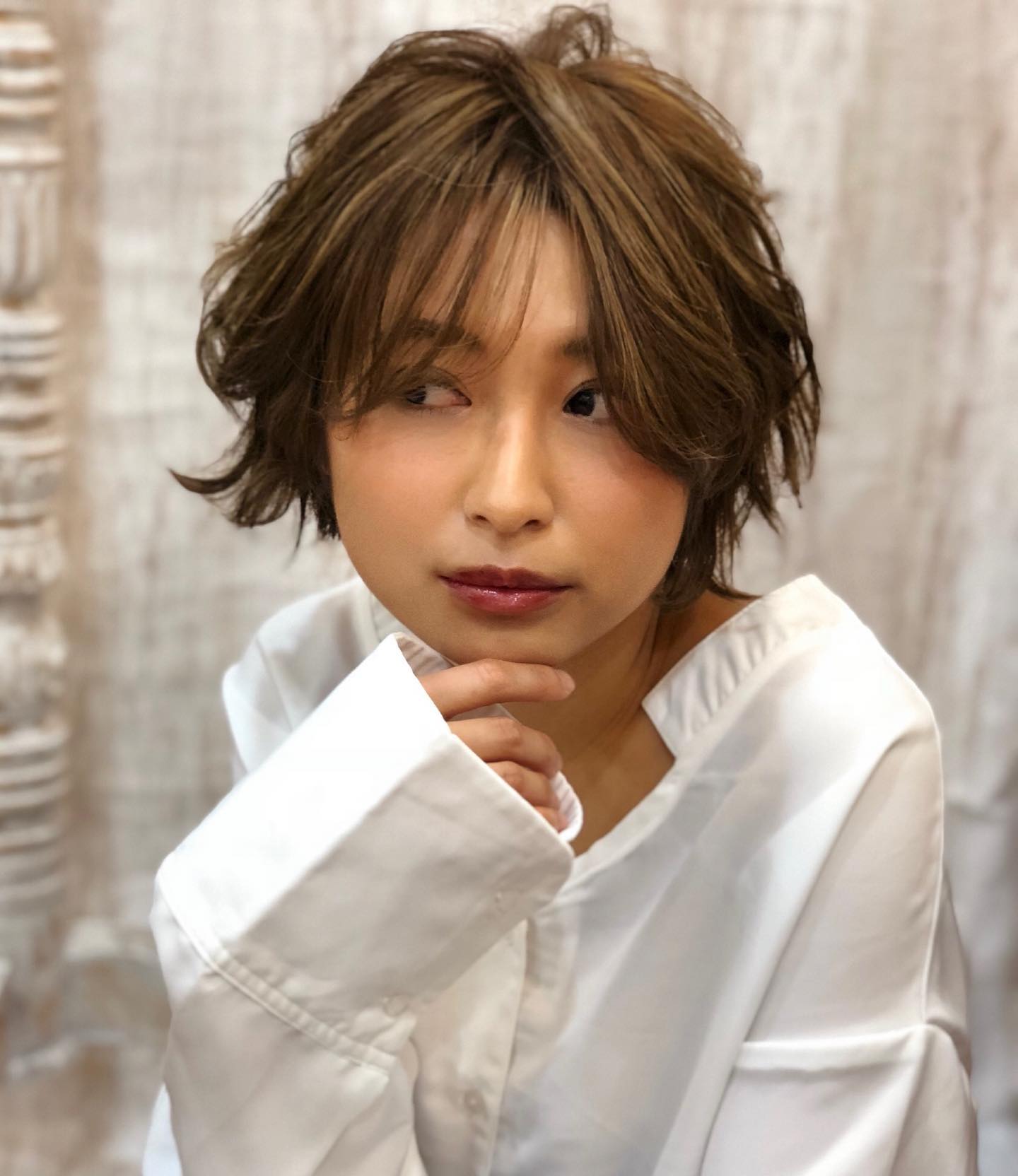 南流山の美容室アニモフィオレンテ|ショートスタイルを?カッコいい感じに仕上げるポイント!?バングは長めに流す☆?毛先を後ろ方向に流す☆?動きがラフに出るのが良いですね♪??パーマを少しかけるとスタイリングが楽にできます!?ご相談ください♪?アニモフィオレンテ南流山?糸賀??ただ今当店では新型コロナウイルス感染対策として?*スタッフ全員のマスクの着用?*店内換気の強化?*お客様ご来店時に手指消毒のご協力?*使用座席 使用箇所の都度消毒?*お客様1人1人のプライベートタオル(使い切り)の使用?*空間除菌の実施?*密集空間防止の為1日のご予約人数の制限をさせていただいております。?お客様に安心してご利用いただけるように取り組んでおります。????#アニモフィオレンテ南流山 #BRP #流山美容室 #南流山駅 #エヌドットポリッシュオイル #エヌドットシアミルク #エヌドットオム #エヌドットシャンプー #エヌドット取扱店 #ナプラエヌドット #ナプラオーガニックカラー #ナプラカラーケア #ナプラトリートメント #ナピュール #小顔カット #小顔効果 #大人ショート #前下がりショート #30代髪型 #40代髪型 #50代髪型 #南流山 #コロナ対策 #プライベートタオル #リファ #レア髪 #日曜日休み #リクルート #6時まで営業 #社会保障完備