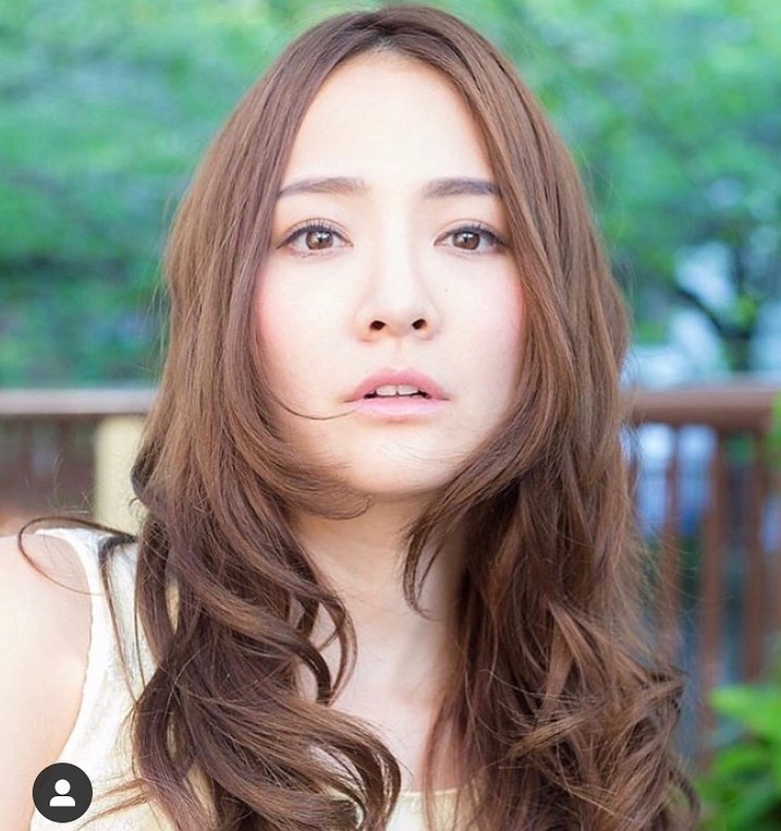 南流山の美容室アニモフィオレンテ|艶髪 五か条①自宅でもトリートメント(保湿!!)②しっかりと乾かしてキューティクルを閉じる。(水分を取りすぎない事)③カラーのメンテナンスをする(光に反射して艶々っとして見える)④仕上げにオイルなどで調整(これは個人差があるので、足らない分を保湿)⑤紫外線の出てる時期は日焼け止めスプレー(色抜けの原因です。)スタイリスト大橋#アニモフィオレンテ南流山 #BRP #流山美容室 #南流山駅 #エヌドットポリッシュオイル #エヌドットシアミルク #エヌドットオム #エヌドットシャンプー #エヌドット取扱店 #ナプラエヌドット #ナプラオーガニックカラー #ナプラカラーケア #ナプラトリートメント #ナピュール #小顔カット #小顔効果 #大人ショート #前下がりショート #30代髪型 #40代髪型 #50代髪型 #南流山 #コロナ対策 #プライベートタオル #リファ #レア髪 #日曜日休み #リクルート #6時まで営業 #社会保障完備