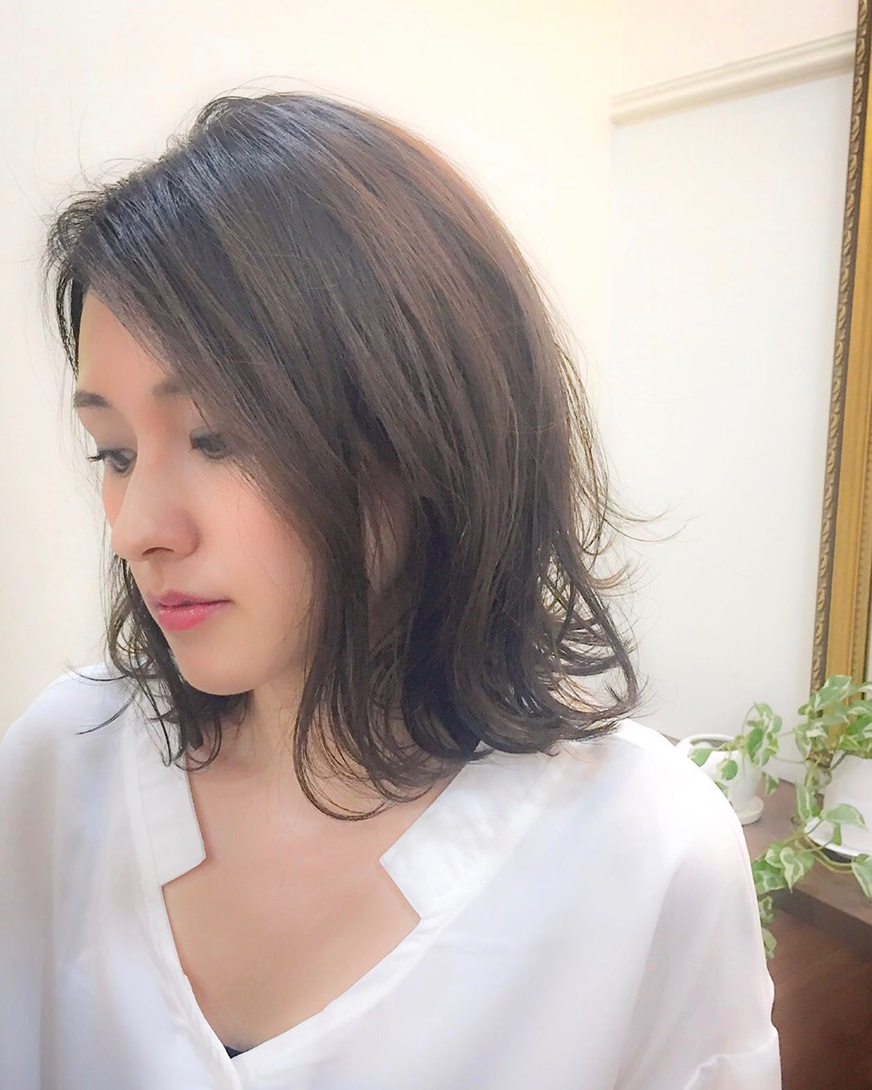 南流山の美容室アニモフィオレンテ|肩に乗るくらいの長さのホ゛フ゛ヘアに、?毛先か゛はねる動きをフ゜ラス!?ラフな質感か゛可愛いて゛す(^-^)♪?アイロンて゛巻くのか゛苦手!という方には?ちょこっとハ゜ーマをオススメします♪??スタイリンク゛の仕方て゛、内巻きにも、外ハネにも♪?こ゛相談くた゛さい!?アニモフィオレンテ南流山?糸賀??ただ今当店では新型コロナウイルス感染対策として?*スタッフ全員のマスクの着用?*店内換気の強化?*お客様ご来店時に手指消毒のご協力?*使用座席 使用箇所の都度消毒?*お客様1人1人のプライベートタオル(使い切り)の使用?*空間除菌の実施?*密集空間防止の為1日のご予約人数の制限をさせていただいております。?お客様に安心してご利用いただけるように取り組んでおります。????#アニモフィオレンテ南流山 #BRP #流山美容室 #南流山駅 #エヌドットポリッシュオイル #エヌドットシアミルク #エヌドットオム #エヌドットシャンプー #エヌドット取扱店 #ナプラエヌドット #ナプラオーガニックカラー #ナプラカラーケア #ナプラトリートメント #ナピュール #小顔カット #小顔効果 #大人ショート #前下がりショート #30代髪型 #40代髪型 #50代髪型 #南流山 #コロナ対策 #プライベートタオル #リファ #レア髪 #日曜日休み #リクルート #6時まで営業 #社会保障完備