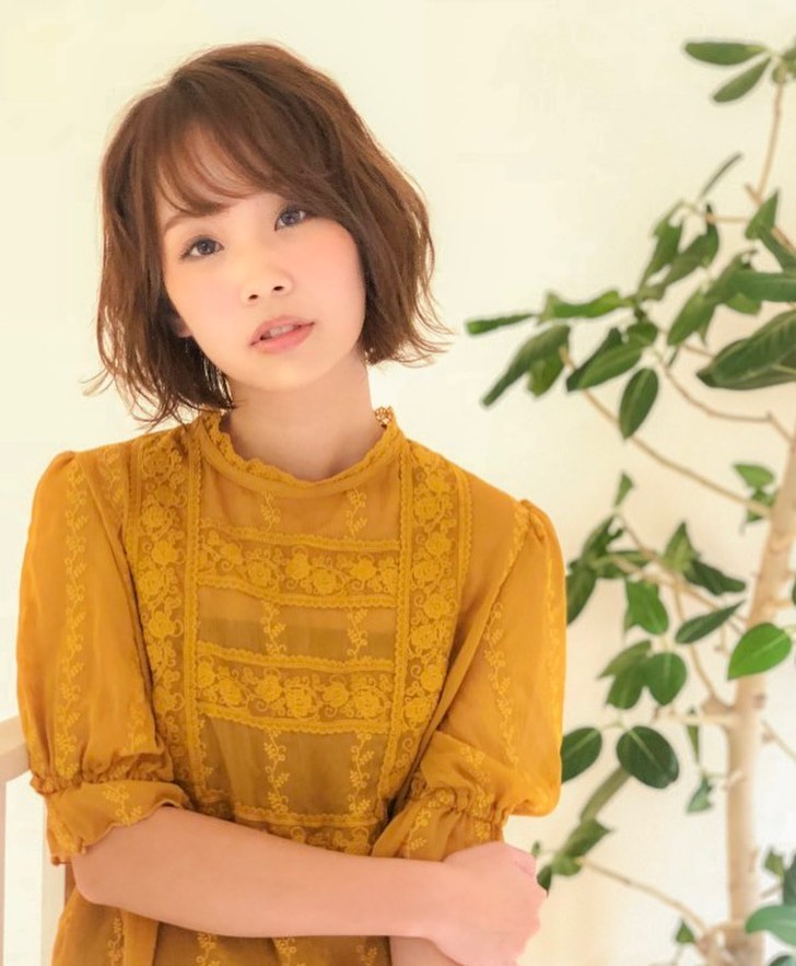 南流山の美容室アニモフィオレンテ|顔まわりを少し長めにしたボブスタイル、?ゆるめのウェーブがぴったりです!?コテで巻いて崩してのスタイリングも良いですし、?ゆるめのパーマをかけて、?ツヤっぽくスタイリングするのもgood!??ライフスタイルに合わせてやりやすい方法をご提案します!?ご相談ください♪?アニモフィオレンテ南流山?糸賀??ただ今当店では新型コロナウイルス感染対策として?*スタッフ全員のマスクの着用?*店内換気の強化?*お客様ご来店時に手指消毒のご協力?*使用座席 使用箇所の都度消毒?*お客様1人1人のプライベートタオル(使い切り)の使用?*空間除菌の実施?*密集空間防止の為1日のご予約人数の制限をさせていただいております。?お客様に安心してご利用いただけるように取り組んでおります。????#アニモフィオレンテ南流山 #BRP #流山美容室 #南流山駅 #エヌドットポリッシュオイル #エヌドットシアミルク #エヌドットオム #エヌドットシャンプー #エヌドット取扱店 #ナプラエヌドット #ナプラオーガニックカラー #ナプラカラーケア #ナプラトリートメント #ナピュール #小顔カット #小顔効果 #大人ショート #前下がりショート #30代髪型 #40代髪型 #50代髪型 #南流山 #コロナ対策 #プライベートタオル #リファ #レア髪 #日曜日休み #リクルート #6時まで営業 #社会保障完備