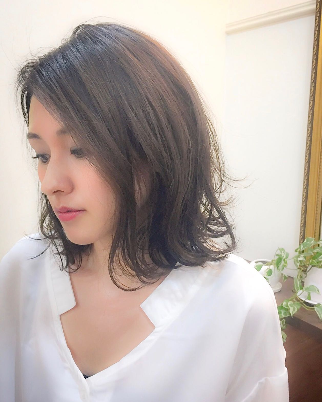 南流山の美容室アニモフィオレンテ｜肩に乗るくらいの長さのボブヘアに、?毛先がはねる動きをプラス！?ラフな質感が可愛いです(^-^)♪?アイロンで巻くのが苦手！という方には?ちょこっとパーマをオススメします♪??スタイリングの仕方で、内巻きにも、外ハネにも♪?ご相談ください！?アニモフィオレンテ南流山?糸賀??ただ今当店では新型コロナウイルス感染対策として?＊スタッフ全員のマスクの着用?＊店内換気の強化?＊お客様ご来店時に手指消毒のご協力?＊使用座席　使用箇所の都度消毒?＊お客様1人1人のプライベートタオル（使い切り）の使用?＊空間除菌の実施?＊密集空間防止の為1日のご予約人数の制限をさせていただいております。?お客様に安心してご利用いただけるように取り組んでおります。????#アニモフィオレンテ南流山 #BRP #流山美容室 #南流山駅 #エヌドットポリッシュオイル #エヌドットシアミルク #エヌドットオム #エヌドットシャンプー #エヌドット取扱店 #ナプラエヌドット #ナプラオーガニックカラー #ナプラカラーケア #ナプラトリートメント #ナピュール #小顔カット #小顔効果 #大人ショート #前下がりショート #30代髪型 #40代髪型 #50代髪型  #南流山 #コロナ対策 #プライベートタオル #リファ #レア髪 #日曜日休み #リクルート #6時まで営業 #社会保障完備?