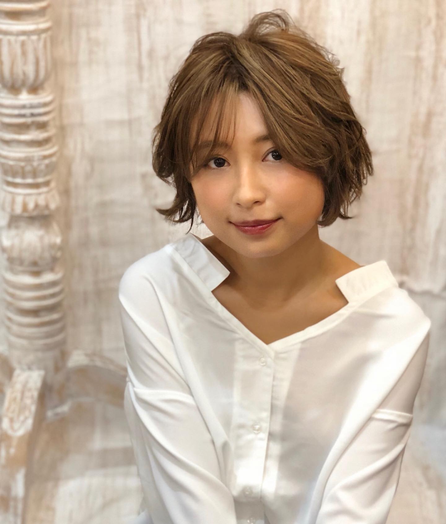 南流山の美容室アニモフィオレンテ｜ショートスタイルを?カッコいい感じに仕上げるポイント！?バングは長めに流す☆?毛先を後ろ方向に流す☆?動きがラフに出るのが良いですね♪??パーマを少しかけるとスタイリングが楽にできます！?ご相談ください♪?アニモフィオレンテ南流山?糸賀??ただ今当店では新型コロナウイルス感染対策として?＊スタッフ全員のマスクの着用?＊店内換気の強化?＊お客様ご来店時に手指消毒のご協力?＊使用座席　使用箇所の都度消毒?＊お客様1人1人のプライベートタオル（使い切り）の使用?＊空間除菌の実施?＊密集空間防止の為1日のご予約人数の制限をさせていただいております。?お客様に安心してご利用いただけるように取り組んでおります。????#アニモフィオレンテ南流山 #BRP #流山美容室 #南流山駅 #エヌドットポリッシュオイル #エヌドットシアミルク #エヌドットオム #エヌドットシャンプー #エヌドット取扱店 #ナプラエヌドット #ナプラオーガニックカラー #ナプラカラーケア #ナプラトリートメント #ナピュール #小顔カット #小顔効果 #大人ショート #前下がりショート #30代髪型 #40代髪型 #50代髪型  #南流山 #コロナ対策 #プライベートタオル #リファ #レア髪 #日曜日休み #リクルート #6時まで営業 #社会保障完備?