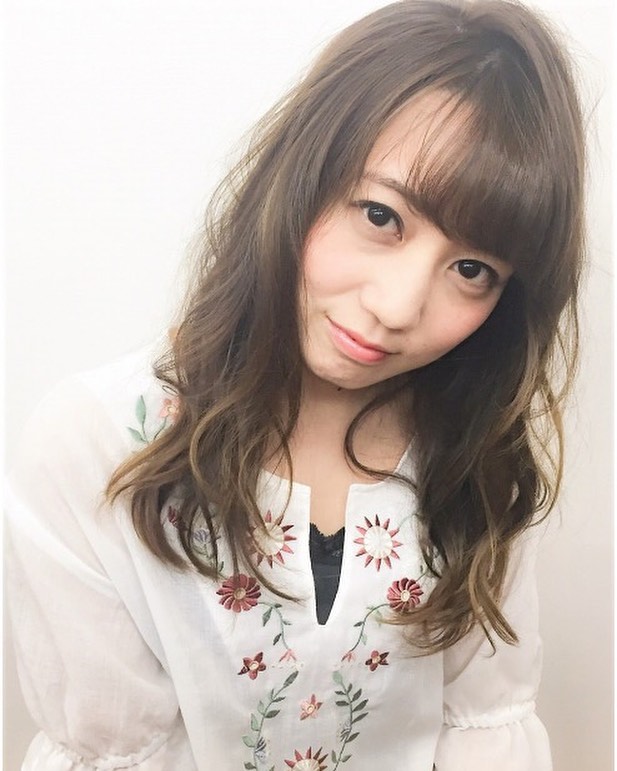 南流山の美容室アニモフィオレンテ｜ふわふわな質感のデジタルパーマ?ロングヘアにはデジタルパーマがオススメ！??大きなウェーブで長持ちなので、?かかりにくい方にもgood!??おろしてスタイリングしたいこの時期だからこそ！?パーマでイメチェンしましょう♪??アニモフィオレンテ南流山?糸賀??ただ今当店では新型コロナウイルス感染対策として?＊スタッフ全員のマスクの着用?＊店内換気の強化?＊お客様ご来店時に手指消毒のご協力?＊使用座席　使用箇所の都度消毒?＊お客様1人1人のプライベートタオル（使い切り）の使用?＊空間除菌の実施?＊密集空間防止の為1日のご予約人数の制限をさせていただいております。?お客様に安心してご利用いただけるように取り組んでおります。????#アニモフィオレンテ南流山 #BRP #流山美容室 #南流山駅 #エヌドットポリッシュオイル #エヌドットシアミルク #エヌドットオム #エヌドットシャンプー #エヌドット取扱店 #ナプラエヌドット #ナプラオーガニックカラー #ナプラカラーケア #ナプラトリートメント #ナピュール #小顔カット #小顔効果 #大人ショート #前下がりショート #30代髪型 #40代髪型 #50代髪型  #南流山 #コロナ対策 #プライベートタオル #リファ #レア髪 #日曜日休み #リクルート #6時まで営業 #社会保障完備?