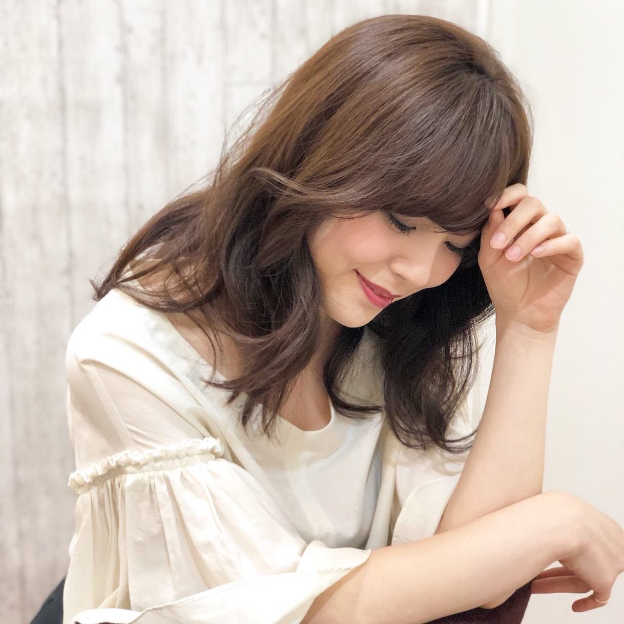 南流山の美容室アニモフィオレンテ｜ヘアカラーのベースにプラスして部分カラーを入れると全体の雰囲気が軽くそして明るくなります！おススメカラーお客様に合ったポイントカラーしましょう！スタイリスト大橋#アニモフィオレンテ南流山 #BRP #流山美容室 #南流山駅 #エヌドットポリッシュオイル #エヌドットシアミルク #エヌドットオム #エヌドットシャンプー #エヌドット取扱店 #ナプラエヌドット #ナプラオーガニックカラー #ナプラカラーケア #ナプラトリートメント #ナピュール #小顔カット #小顔効果 #大人ショート #前下がりショート #30代髪型 #40代髪型 #50代髪型  #南流山 #コロナ対策 #プライベートタオル #リファ #レア髪 #日曜日休み #リクルート #6時まで営業 #社会保障完備