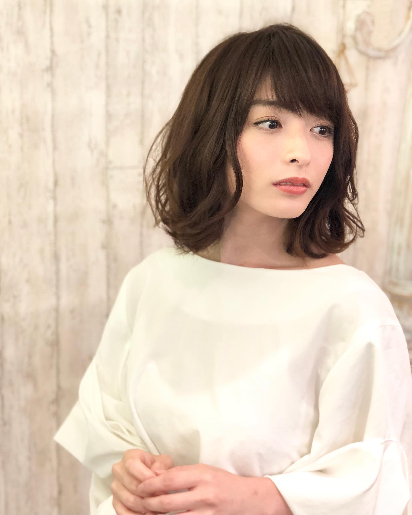 南流山の美容室アニモフィオレンテ|伸ばしかけの方にオススメ!?肩に乗る長さになると、ハネてしまいますので?毛先を中心にパーマをプラス!?そうすると毎日ハネたりせずスタイリングが?とても楽になります♪?頑張って伸ばしていきたい方を応援します!!?扱いやすいようにヘアスタイルチェンジしましょう♪??アニモフィオレンテ南流山?糸賀??ただ今当店では新型コロナウイルス感染対策として?*スタッフ全員のマスクの着用?*店内換気の強化?*お客様ご来店時に手指消毒のご協力?*使用座席 使用箇所の都度消毒?*お客様1人1人のプライベートタオル(使い切り)の使用?*空間除菌の実施?*密集空間防止の為1日のご予約人数の制限をさせていただいております。?お客様に安心してご利用いただけるように取り組んでおります。????#アニモフィオレンテ南流山 #BRP #流山美容室 #南流山駅 #エヌドットポリッシュオイル #エヌドットシアミルク #エヌドットオム #エヌドットシャンプー #エヌドット取扱店 #ナプラエヌドット #ナプラオーガニックカラー #ナプラカラーケア #ナプラトリートメント #ナピュール #小顔カット #小顔効果 #大人ショート #前下がりショート #30代髪型 #40代髪型 #50代髪型 #南流山 #コロナ対策 #プライベートタオル #リファ #レア髪 #日曜日休み #リクルート #6時まで営業 #社会保障完備?