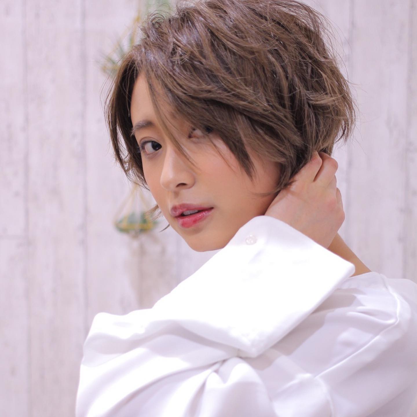 南流山の美容室アニモフィオレンテ｜この夏オススメのカラー。グレージュカラー。透き通った感があるカラーでブラウンベースやアッシュベース。モノトーンベースなどと。微妙な色味の違いで艶感と素敵な印象へ。スタイリスト大橋