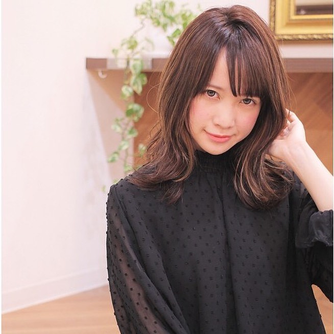 南流山の美容室アニモフィオレンテ｜ホームケアが鍵。カラーの持ちを良くさせるには。その日はシャンプーしないでよい。シャンプー後はオイルなどを付けてすぐに乾かす。とにかく保湿が大事なのでトリートメンケアする。お風呂で使うトリートメントが効果的。に扱ってあげる事で髪は答えてくれます。スタイリスト大橋