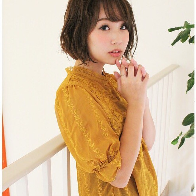 南流山の美容室アニモフィオレンテ|濡れ艶感と落ち着いたカーキアッシュ。大人なクール感と遊び感たっぷり明るすぎないカラーが素敵な雰囲気をだします。スタイリスト大橋