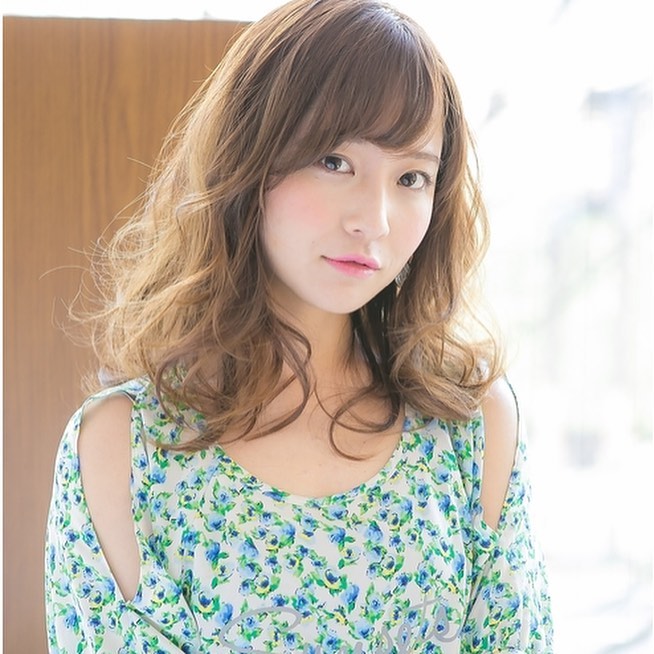 南流山の美容室アニモフィオレンテ｜ふわっと風になびくレイヤースタイル。?表面に段を入れる事で軽やかで柔らかい質感に。?ロングヘアも春仕様でスタイルアップ♪?アニモフィオレンテ南流山?糸賀??#アニモフィオレンテ南流山 #BRP #流山美容室 #南流山駅 #エヌドットポリッシュオイル #エヌドットシアミルク #エヌドットオム #エヌドットシャンプー #エヌドット取扱店 #ナプラエヌドット #ナプラオーガニックカラー #ナプラカラーケア #ナプラトリートメント #ナピュール #小顔カット #小顔効果 #大人ショート #前下がりショート #30代髪型 #40代髪型 #50代髪型  #南流山 #コロナ対策 #プライベートタオル #リファ #レア髪 #日曜日休み #リクルート #6時まで営業 #社会保障完備?