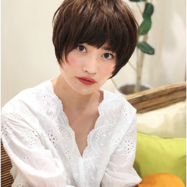 南流山の美容室アニモフィオレンテ｜マッシュショートは顔まわりを?キュッと包み込むスタイルですので、?小顔効果があります！?シルエットが大切なので、?トップのふんわりが作りにくい方には?ポイントパーマをオススメします。?スタイリングがすごく楽になります♪??アニモフィオレンテ南流山?糸賀??#アニモフィオレンテ南流山 #BRP #流山美容室 #南流山駅 #エヌドットポリッシュオイル #エヌドットシアミルク #エヌドットオム #エヌドットシャンプー #エヌドット取扱店 #ナプラエヌドット #ナプラオーガニックカラー #ナプラカラーケア #ナプラトリートメント #ナピュール #小顔カット #小顔効果 #大人ショート #前下がりショート #30代髪型 #40代髪型 #50代髪型  #南流山 #コロナ対策 #プライベートタオル #リファ #レア髪 #日曜日休み #リクルート #6時まで営業 #社会保障完備?