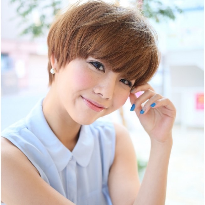 南流山の美容室アニモフィオレンテ|耳周りスッキリな短めショートヘア。アクセサリーも映えるしマスクしてもすっきり。丸みのシルエットでカッコいい大人のヘアスタイルを。アニモフィオレンテ南流山糸賀?#アニモフィオレンテ南流山 #BRP #流山美容室 #南流山駅 #エヌドットポリッシュオイル #エヌドットシアミルク #エヌドットオム #エヌドットシャンプー #エヌドット取扱店 #ナプラエヌドット #ナプラオーガニックカラー #ナプラカラーケア #ナプラトリートメント #ナピュール #小顔カット #小顔効果 #大人ショート #前下がりショート #30代髪型 #40代髪型 #50代髪型 #南流山 #コロナ対策 #プライベートタオル #リファ #レア髪 #日曜日休み #リクルート #6時まで営業 #社会保障完備