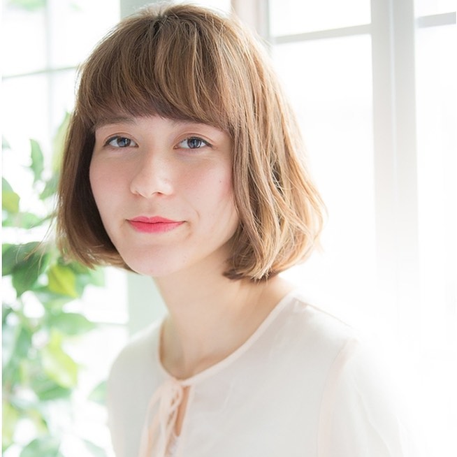 南流山の美容室アニモフィオレンテ|乾かしただけでまとまる様に重めなボブヘア。横にふわっとしたシルエットは、少しだけレイヤーを入れて作ります。カットで柔らかさをプラス♪大人のボブヘア、似合わせがポイントです!アニモフィオレンテ南流山糸賀?#アニモフィオレンテ南流山 #BRP #流山美容室 #南流山駅 #エヌドットポリッシュオイル #エヌドットシアミルク #エヌドットオム #エヌドットシャンプー #エヌドット取扱店 #ナプラエヌドット #ナプラオーガニックカラー #ナプラカラーケア #ナプラトリートメント #ナピュール #小顔カット #小顔効果 #大人ショート #前下がりショート #30代髪型 #40代髪型 #50代髪型 #南流山 #コロナ対策 #プライベートタオル #リファ #レア髪 #日曜日休み #リクルート #6時まで営業 #社会保障完備