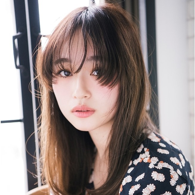 南流山の美容室アニモフィオレンテ｜室内で見ると暗めのカラーでも、光に透けると柔らかな印象に。ポイントはグレージュのカラーツヤもしっかり出る大人カラーです。アニモフィオレンテ南流山糸賀?#アニモフィオレンテ南流山 #BRP #流山美容室 #南流山駅 #エヌドットポリッシュオイル #エヌドットシアミルク #エヌドットオム #エヌドットシャンプー #エヌドット取扱店 #ナプラエヌドット #ナプラオーガニックカラー #ナプラカラーケア #ナプラトリートメント #ナピュール #小顔カット #小顔効果 #大人ショート #前下がりショート #30代髪型 #40代髪型 #50代髪型  #南流山 #コロナ対策 #プライベートタオル #リファ #レア髪 #日曜日休み #リクルート #6時まで営業 #社会保障完備