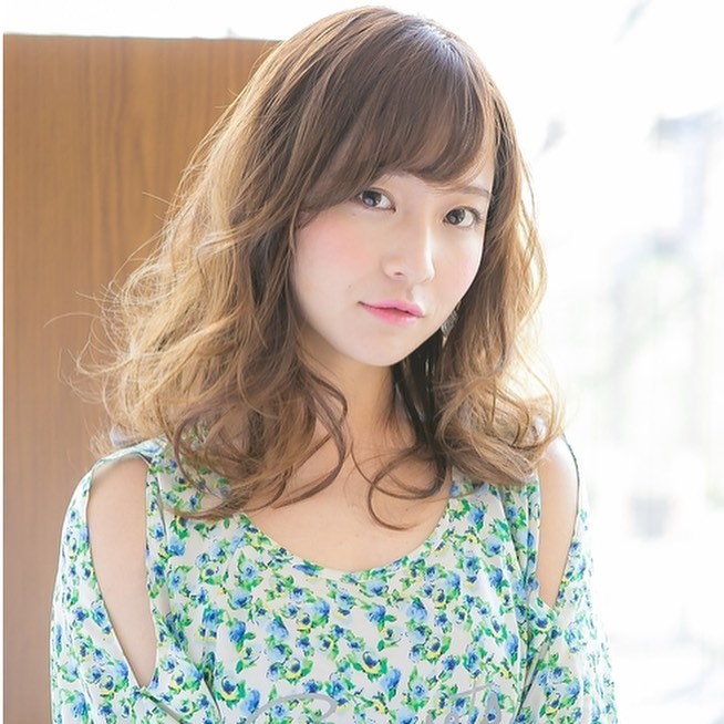 南流山の美容室アニモフィオレンテ｜ロングでもふんわりボリュームを♪レイヤーを入れてデジタルパーマで大きめカールが大人な雰囲気。ダウンスタイルを楽しめるこの時期だから、パーマスタイルオススメです！アニモフィオレンテ南流山糸賀?#アニモフィオレンテ南流山 #BRP #流山美容室 #南流山駅 #エヌドットポリッシュオイル #エヌドットシアミルク #エヌドットオム #エヌドットシャンプー #エヌドット取扱店 #ナプラエヌドット #ナプラオーガニックカラー #ナプラカラーケア #ナプラトリートメント #ナピュール #小顔カット #小顔効果 #大人ショート #前下がりショート #30代髪型 #40代髪型 #50代髪型  #南流山 #コロナ対策 #プライベートタオル #リファ #レア髪 #日曜日休み #リクルート #6時まで営業 #社会保障完備