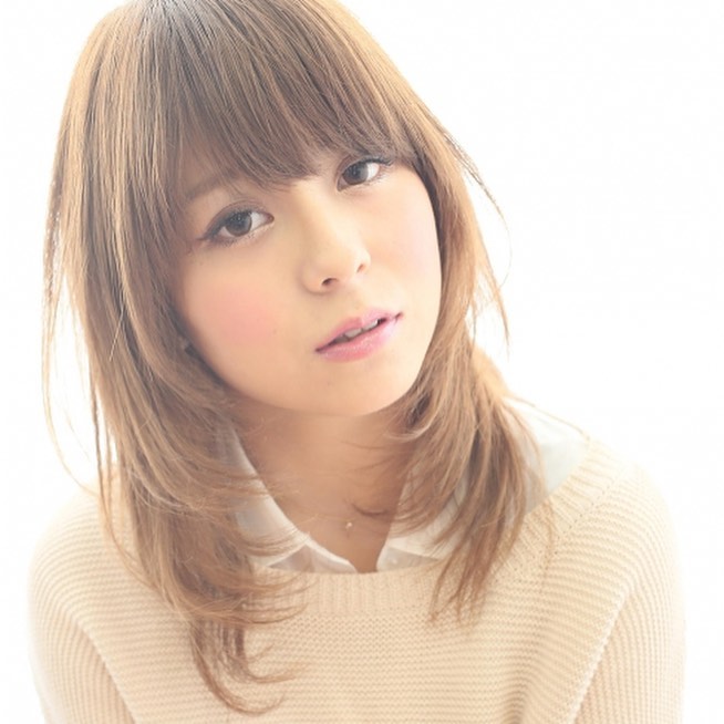 南流山の美容室アニモフィオレンテ|トップにしっかりレイヤーを入れると、ミディアムでも動きが出る!風にふんわり揺れる感じも素敵です(^-^)肩につく毛先ははねてても可愛い♪トップがペタンとしやすい方にもオススメです。アニモフィオレンテ南流山糸賀?#アニモフィオレンテ南流山 #BRP #流山美容室 #南流山駅 #エヌドットポリッシュオイル #エヌドットシアミルク #エヌドットオム #エヌドットシャンプー #エヌドット取扱店 #ナプラエヌドット #ナプラオーガニックカラー #ナプラカラーケア #ナプラトリートメント #ナピュール #小顔カット #小顔効果 #大人ショート #前下がりショート #30代髪型 #40代髪型 #50代髪型 #南流山 #コロナ対策 #プライベートタオル #リファ #レア髪 #日曜日休み #リクルート #6時まで営業 #社会保障完備