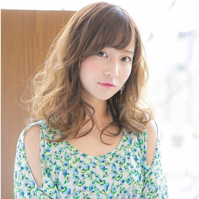 南流山の美容室アニモフィオレンテ｜ロングでもふんわりボリュームを♪レイヤーを入れてデジタルパーマで大きめカールが大人な雰囲気。ダウンスタイルを楽しめるこの時期だから、パーマスタイルオススメです！アニモフィオレンテ南流山糸賀?#アニモフィオレンテ南流山 #BRP #流山美容室 #南流山駅 #エヌドットポリッシュオイル #エヌドットシアミルク #エヌドットオム #エヌドットシャンプー #エヌドット取扱店 #ナプラエヌドット #ナプラオーガニックカラー #ナプラカラーケア #ナプラトリートメント #ナピュール #小顔カット #小顔効果 #大人ショート #前下がりショート #30代髪型 #40代髪型 #50代髪型  #南流山 #コロナ対策 #プライベートタオル #リファ #レア髪 #日曜日休み #リクルート #6時まで営業 #社会保障完備