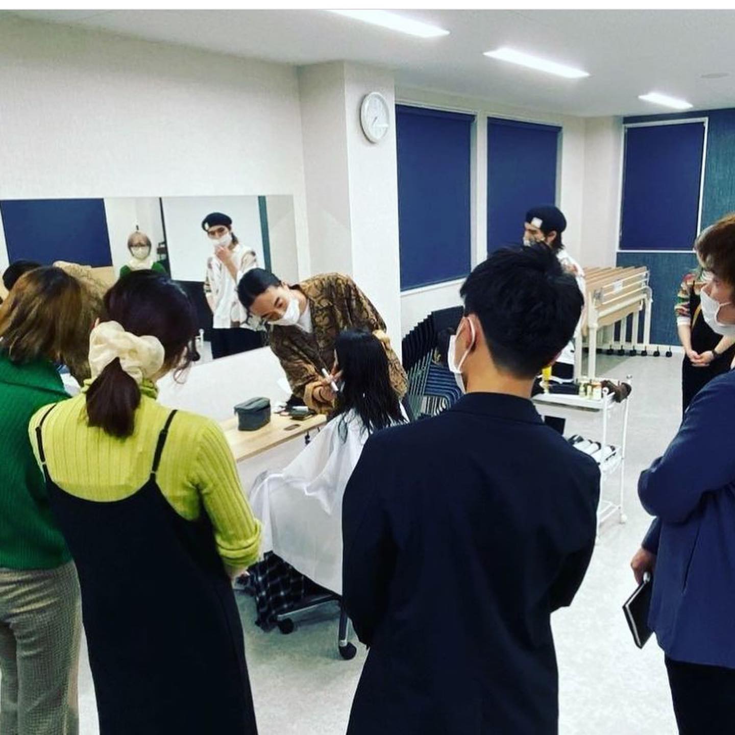 先日行われた撮影会andヘアセット勉強会の風景です。