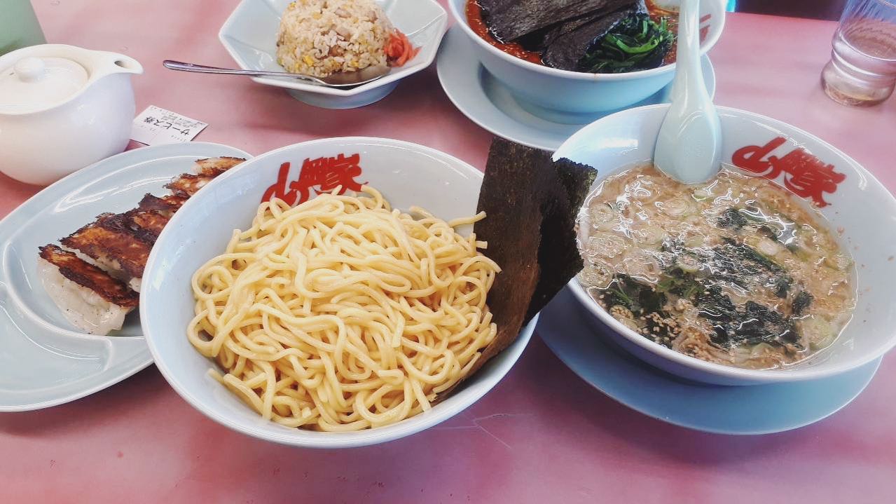 こんばんはスタイリストの小澤です！！